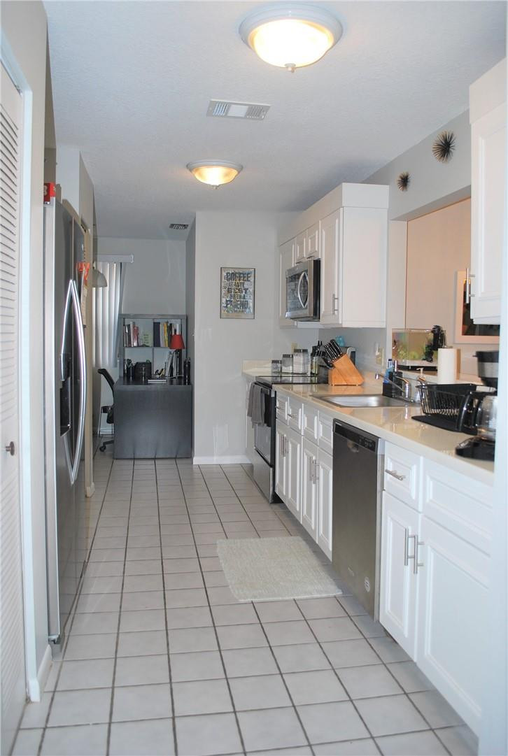 CHATHAM TOWNE AT JACARANDA CONDO - Residential Lease