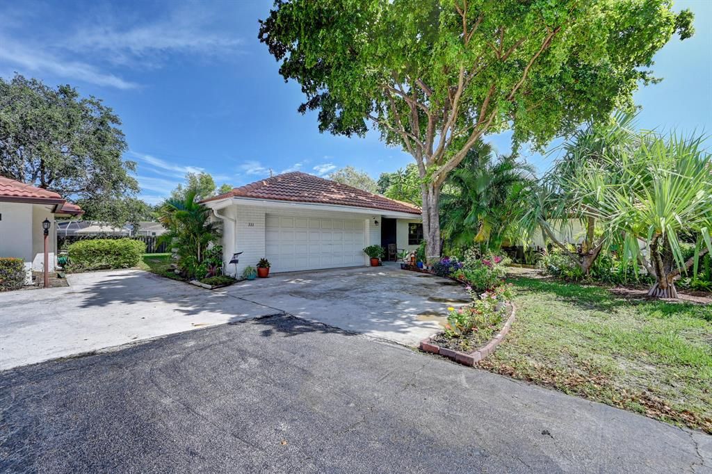 Photo of 333 Knob Hill Boulevard Blvd, Boca Raton, FL 33431 (MLS # R10807135)