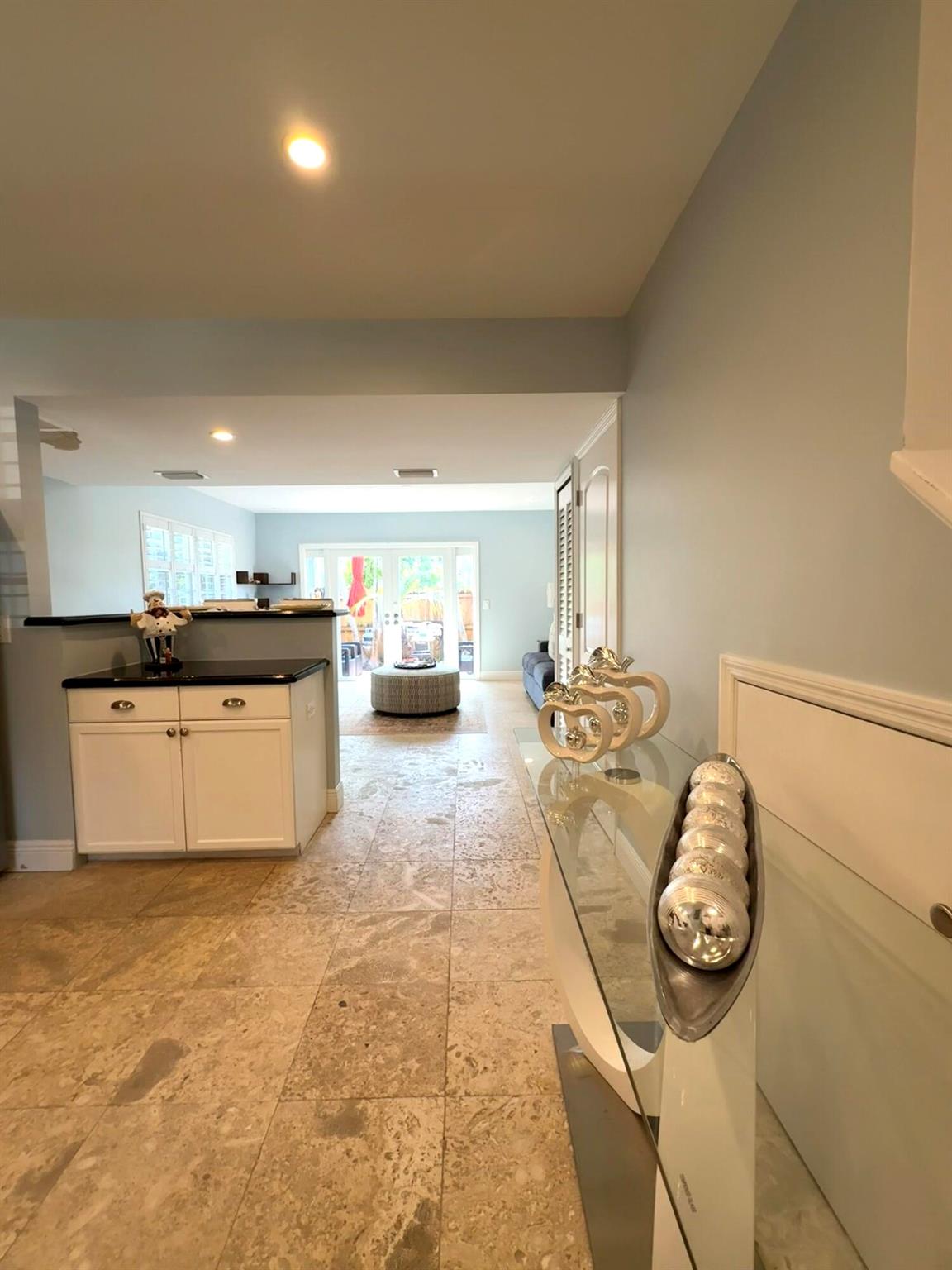 409 N Cypress Drive 6