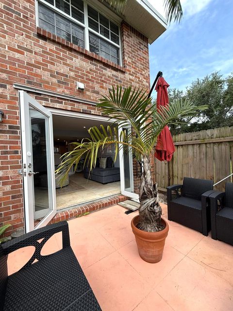 409 N Cypress Drive 6 Tequesta FL 33469