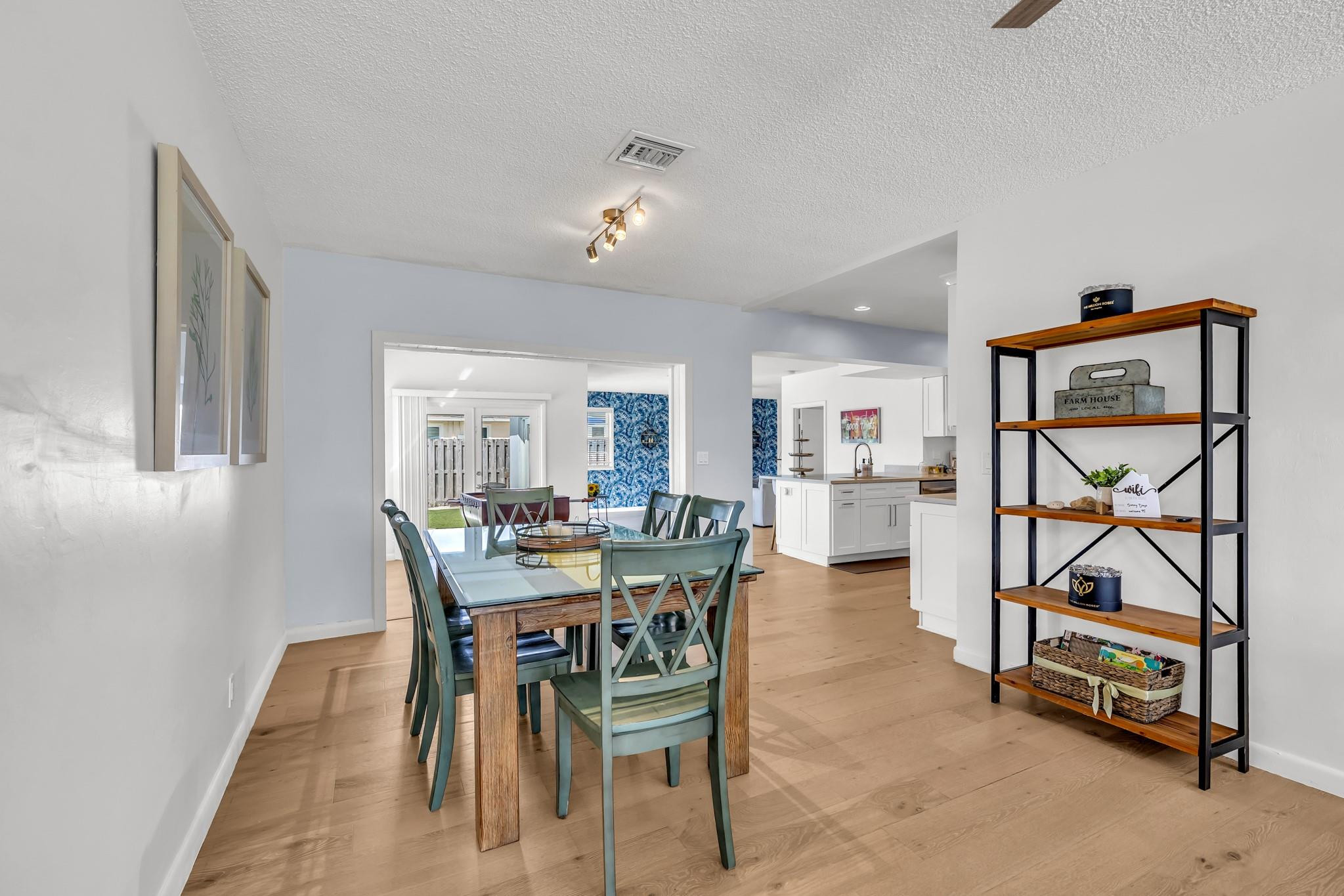 CORAL VILLAS - Residential