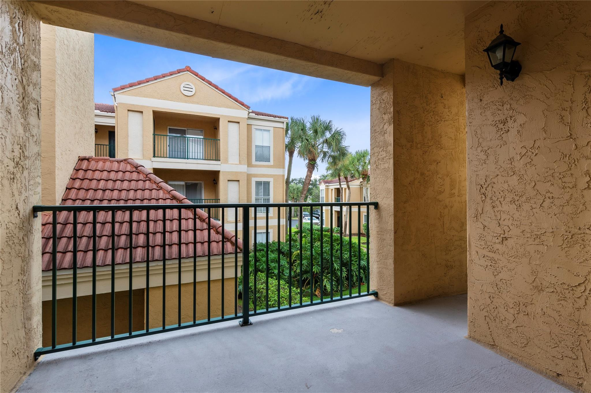 SAVANNAH AT RIVERSIDE CONDO - Residential Lease
