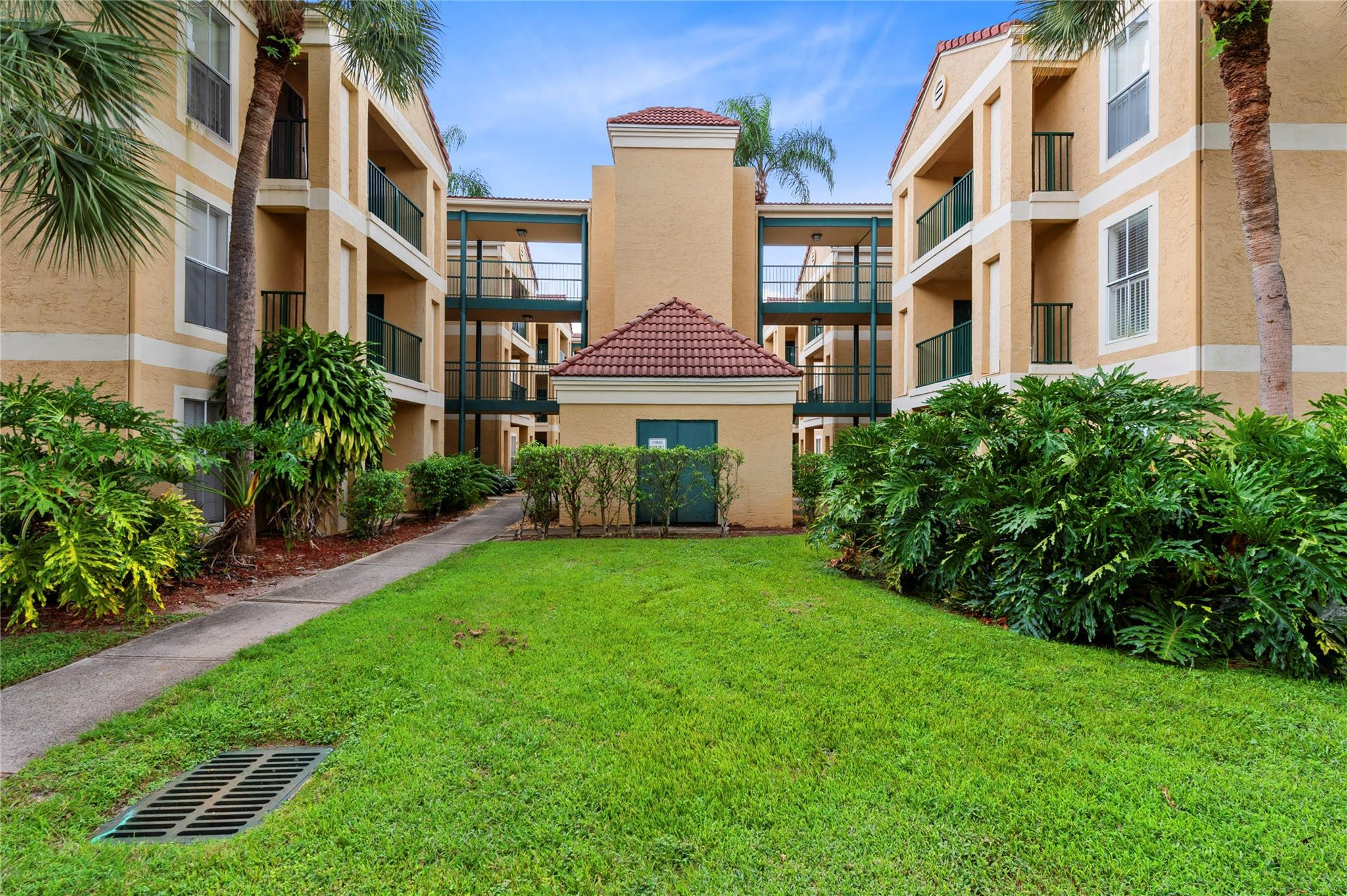 SAVANNAH AT RIVERSIDE CONDO - Residential Lease