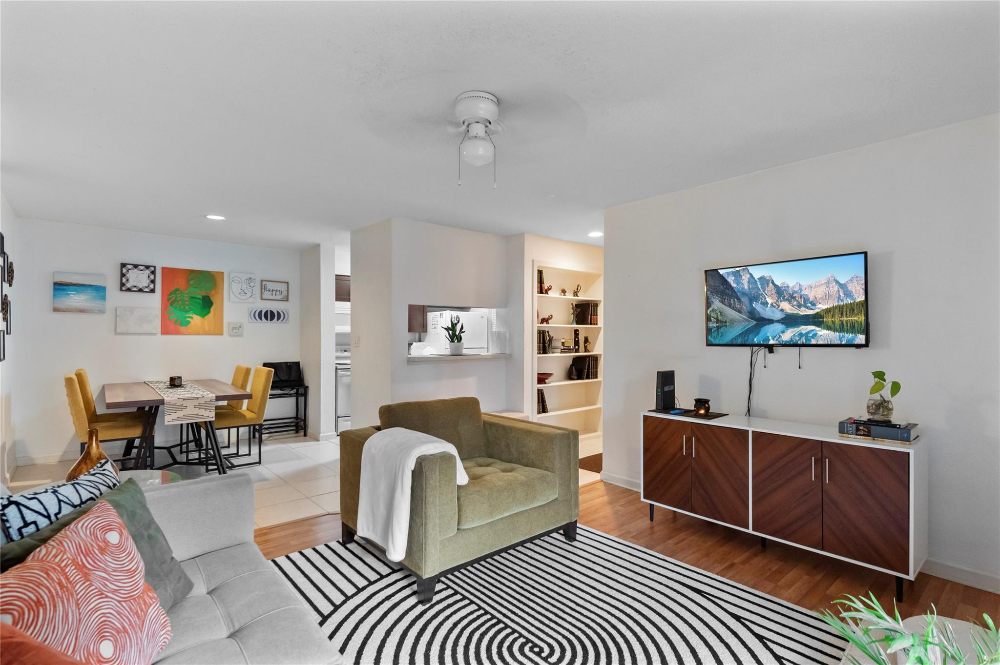 SAVANNAH AT RIVERSIDE CONDO - Residential Lease