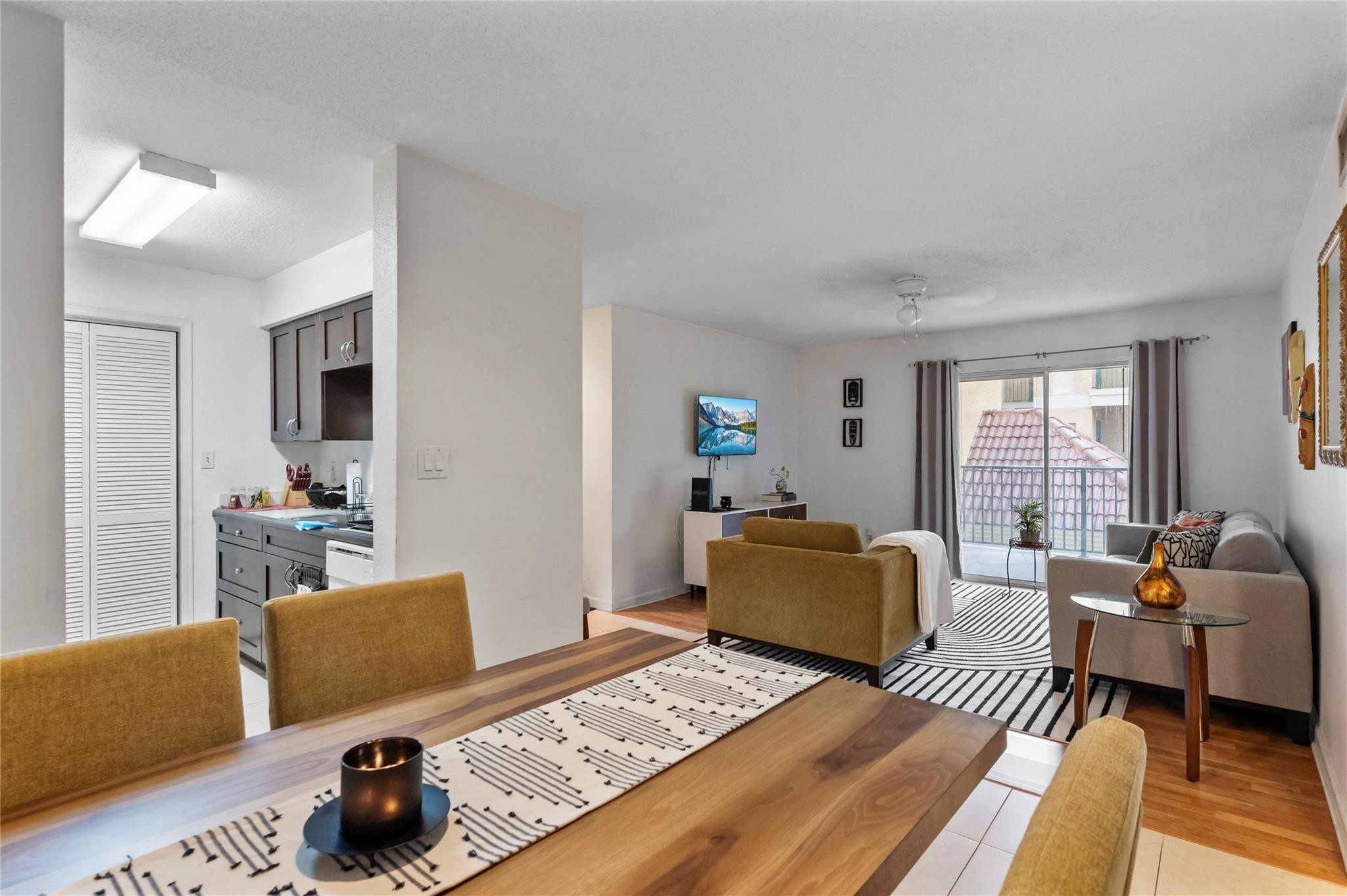 SAVANNAH AT RIVERSIDE CONDO - Residential Lease