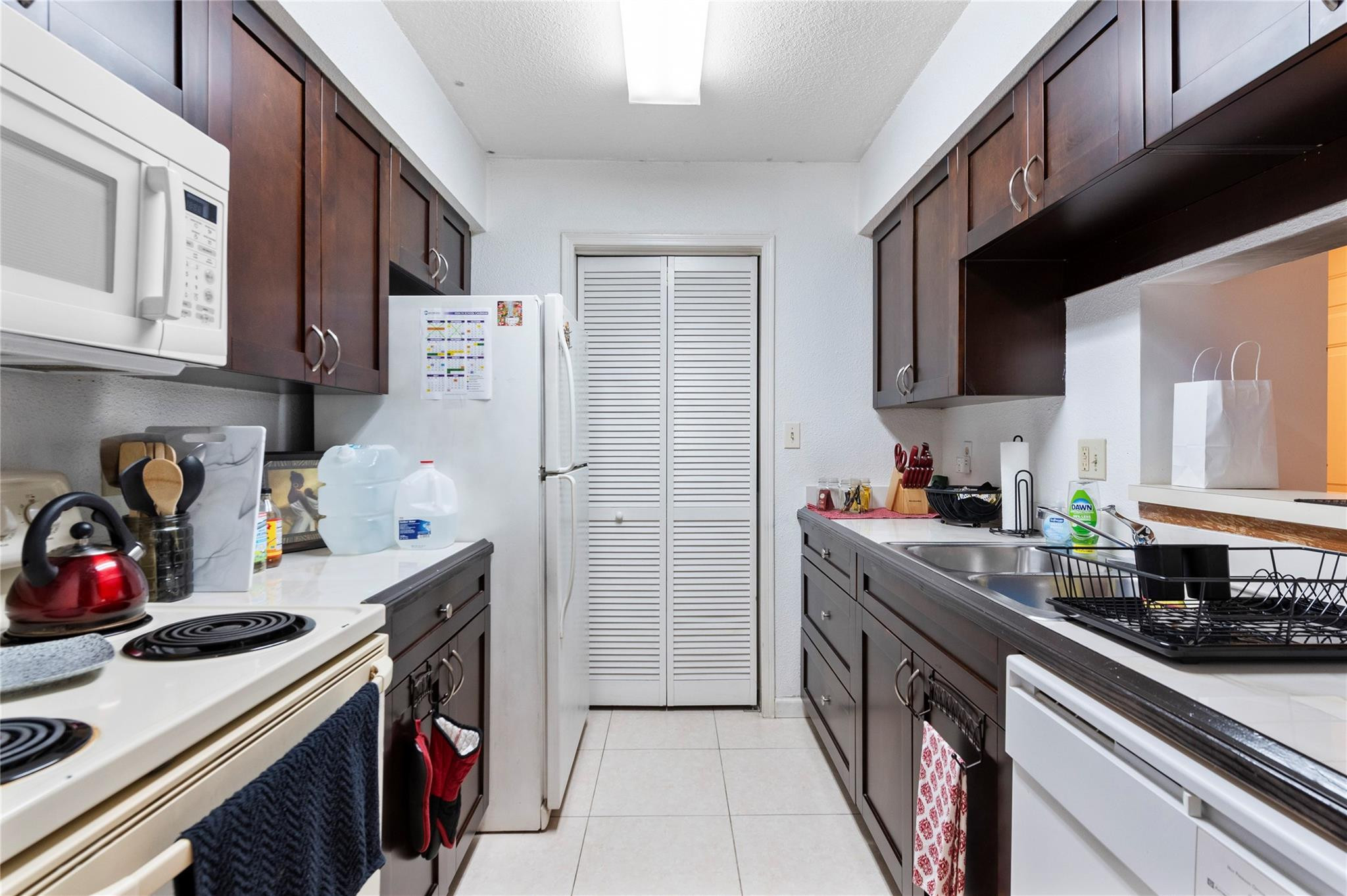 SAVANNAH AT RIVERSIDE CONDO - Residential Lease