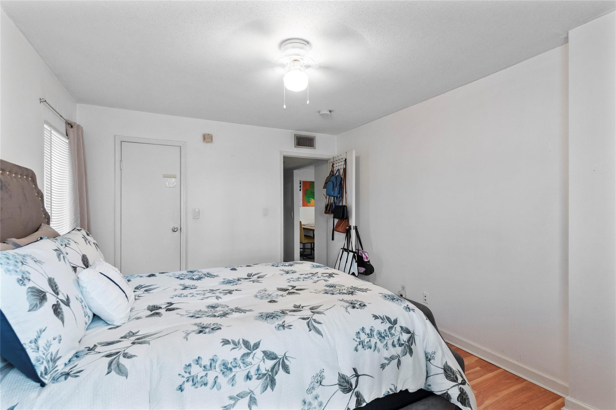 SAVANNAH AT RIVERSIDE CONDO - Residential Lease