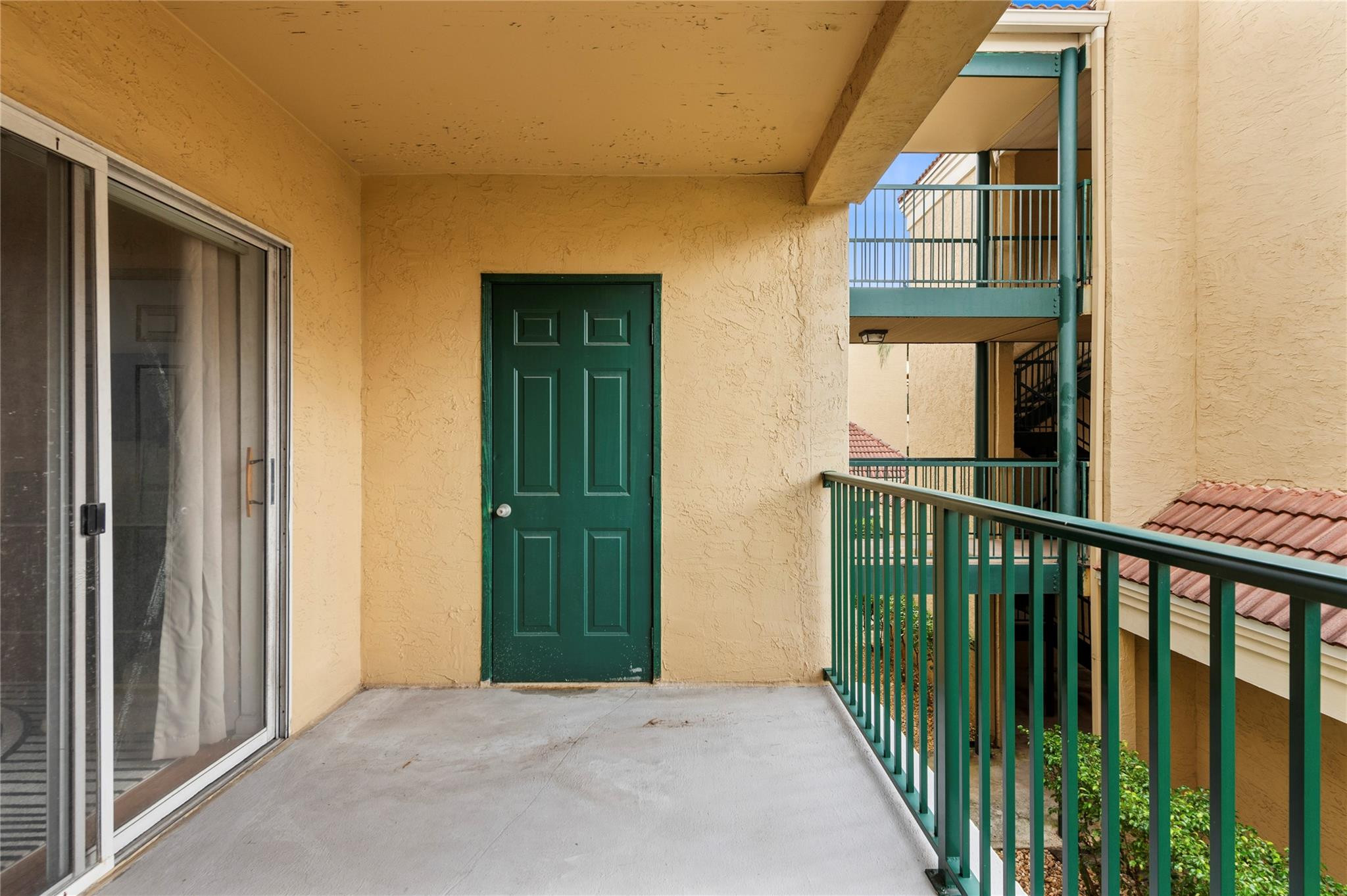 SAVANNAH AT RIVERSIDE CONDO - Residential Lease