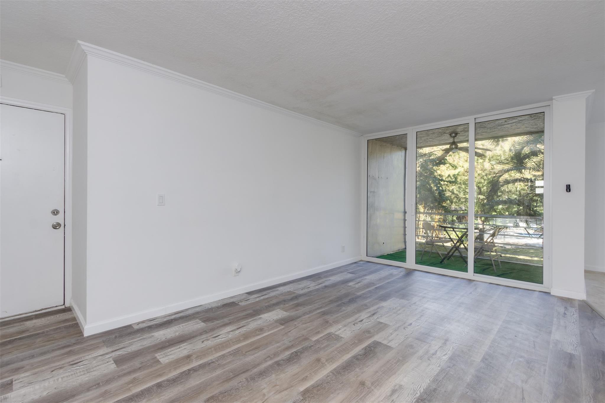 9410 Live Oak Pl 203