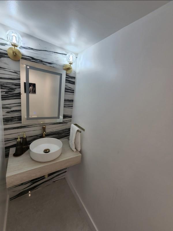 DORAL LAKES - Residential Lease