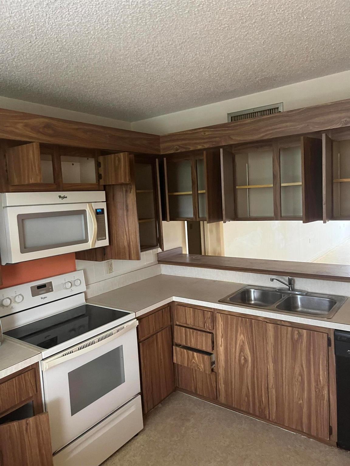 CONDS 1 THRU 14 OF WHITEHALL CONDS OF THE LANDS OF - Residential