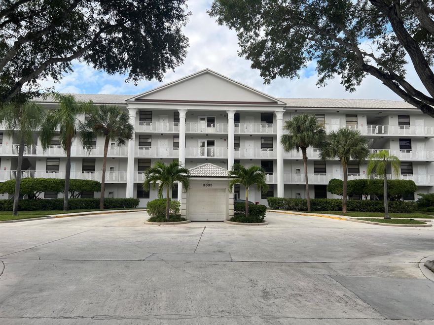 Don't miss out on this fixer upper in Land of the Presidents! This 2/2 has a bonus third room easily converted to bedroom. The large living/dining combo overlooks the pool! Located just under 2 miles from I-95, stores, outlets, Ballpark of the Palm Beaches, fabulous restaurants this condo is very centrally located.