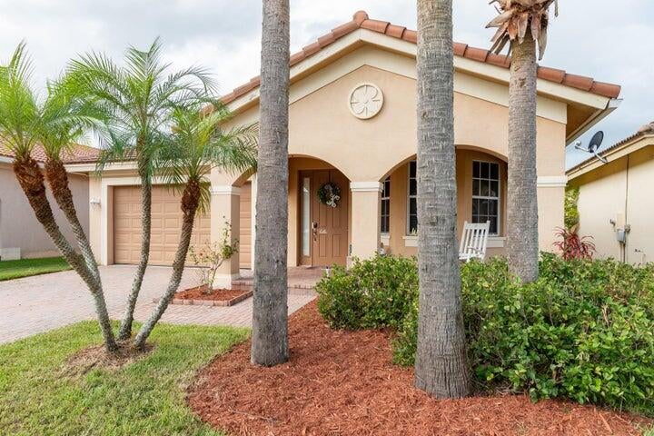 Photo of 773 Bent Creek Drive, Fort Pierce, FL 34947 (MLS # R11120550)