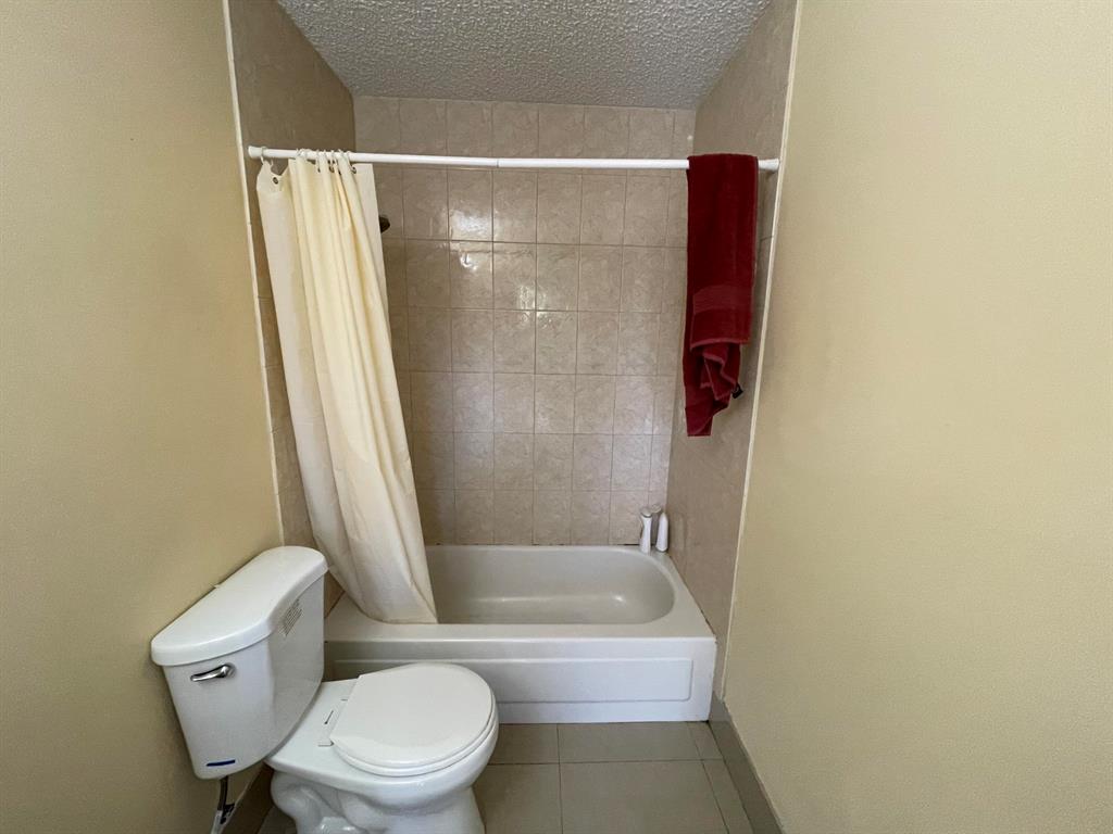 SUGAR POND MANOR OF WELLINGTON - Residential