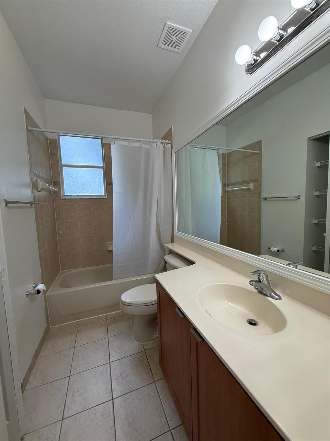 ROSEMONT CONDO - Residential Lease