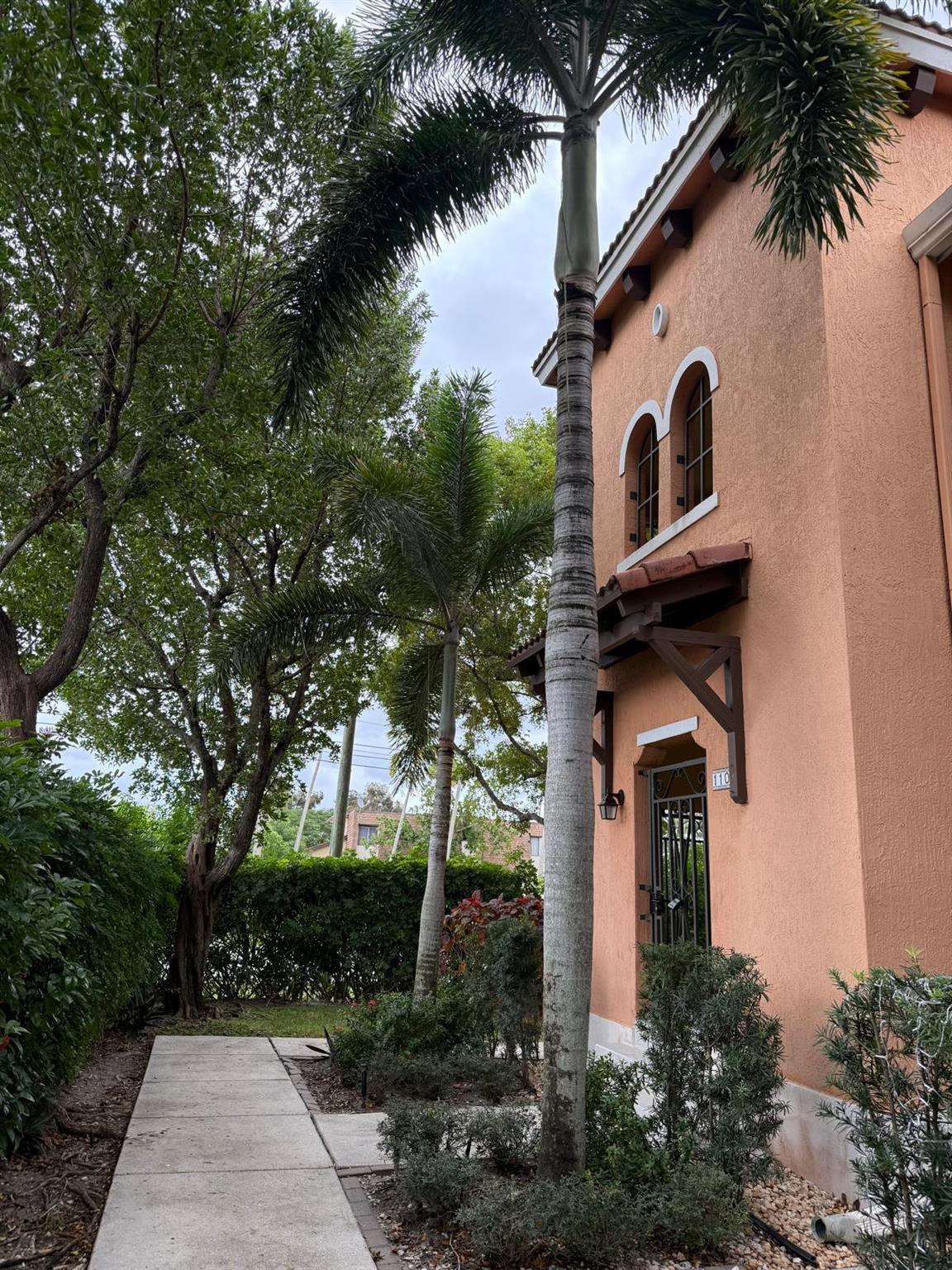 ROSEMONT CONDO - Residential Lease