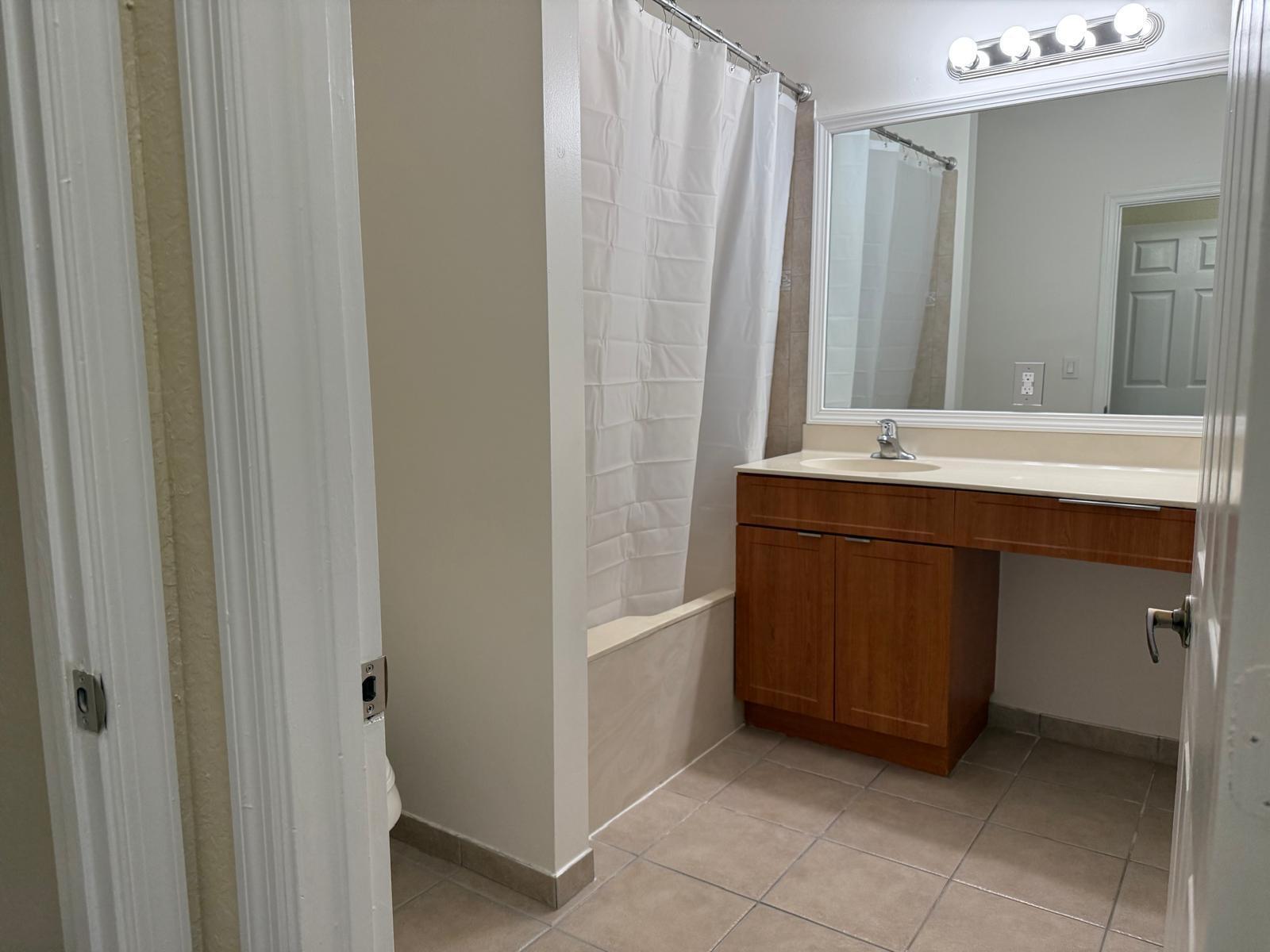 ROSEMONT CONDO - Residential Lease