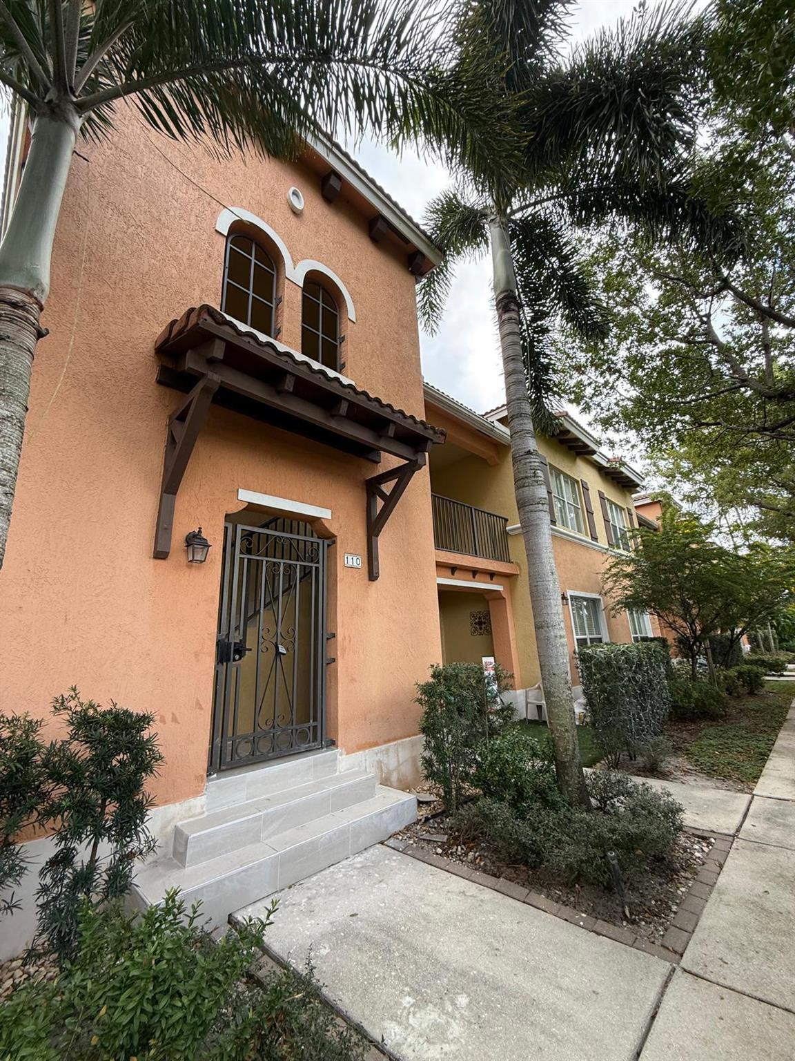 ROSEMONT CONDO - Residential Lease