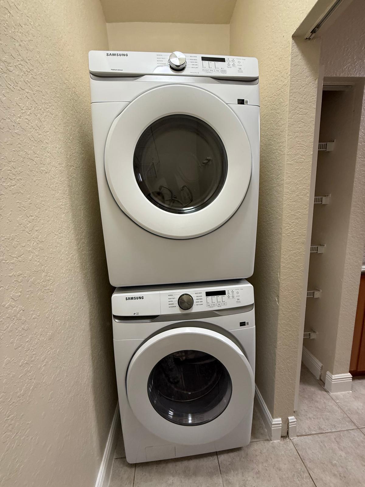 ROSEMONT CONDO - Residential Lease