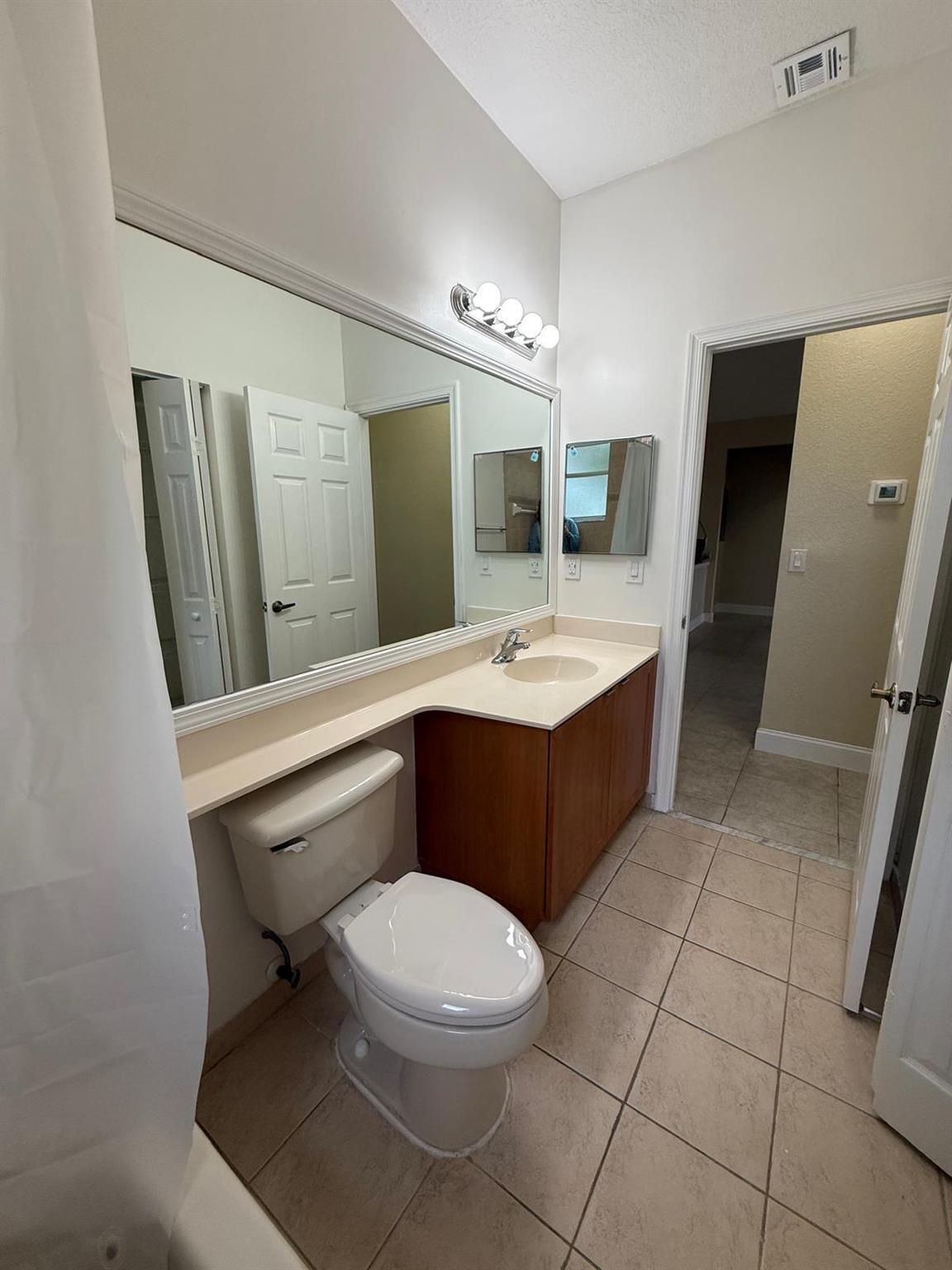 ROSEMONT CONDO - Residential Lease