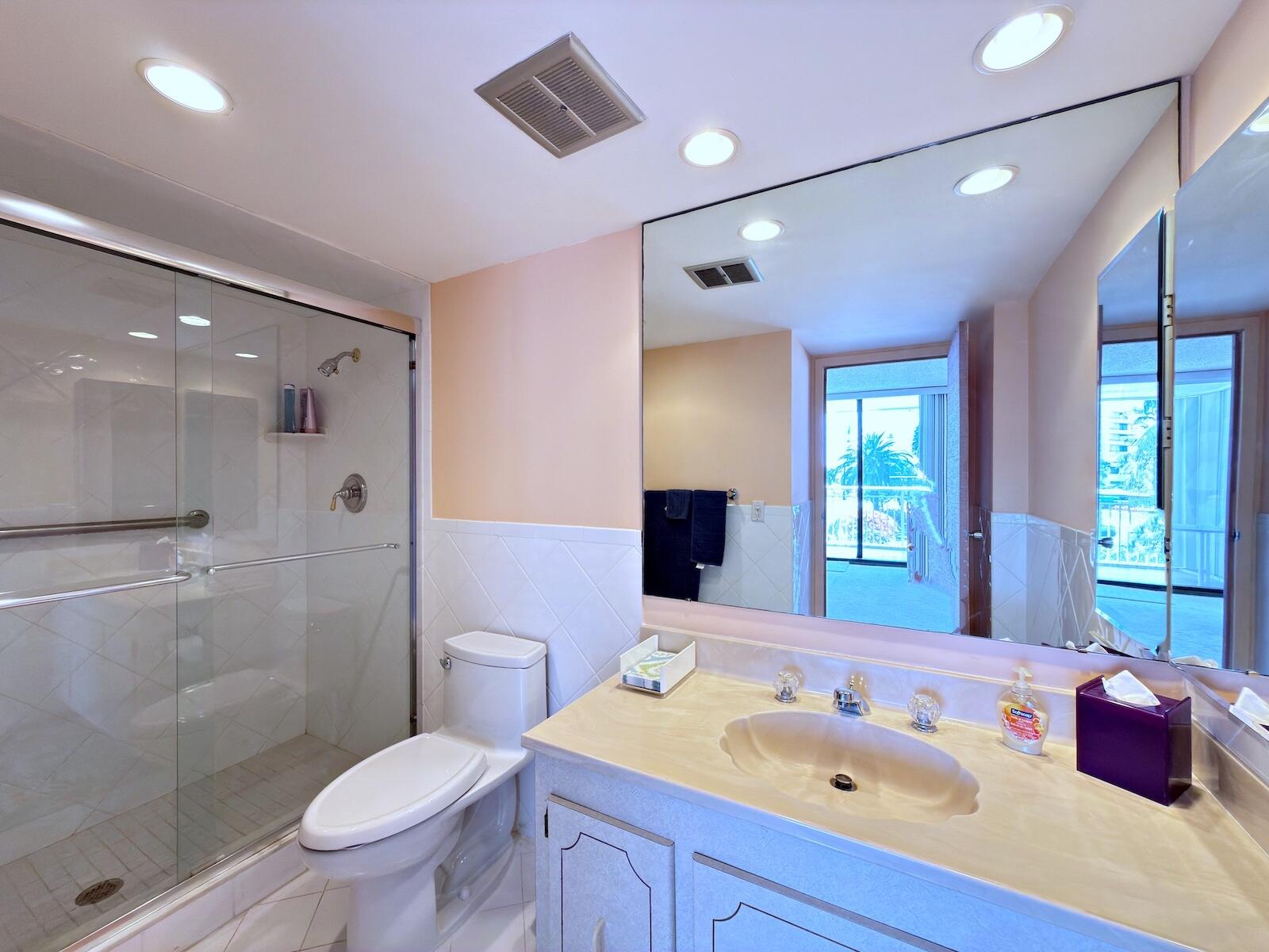 BARCLAY CONDO - Residential Lease