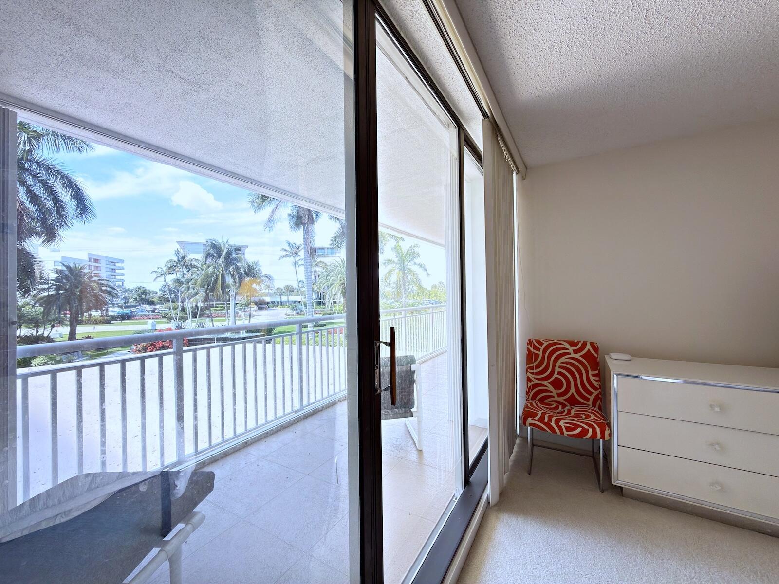 BARCLAY CONDO - Residential Lease