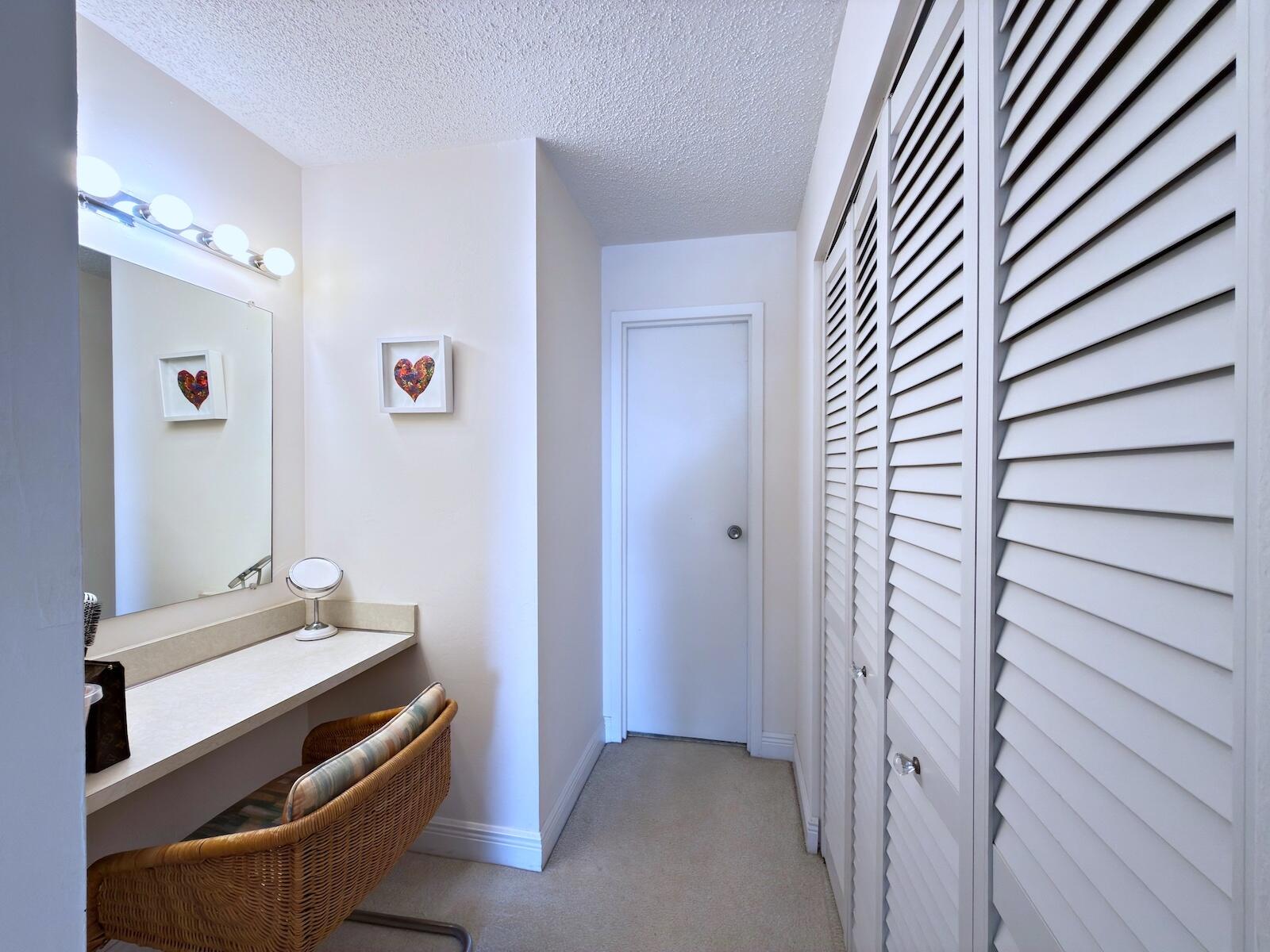 BARCLAY CONDO - Residential Lease