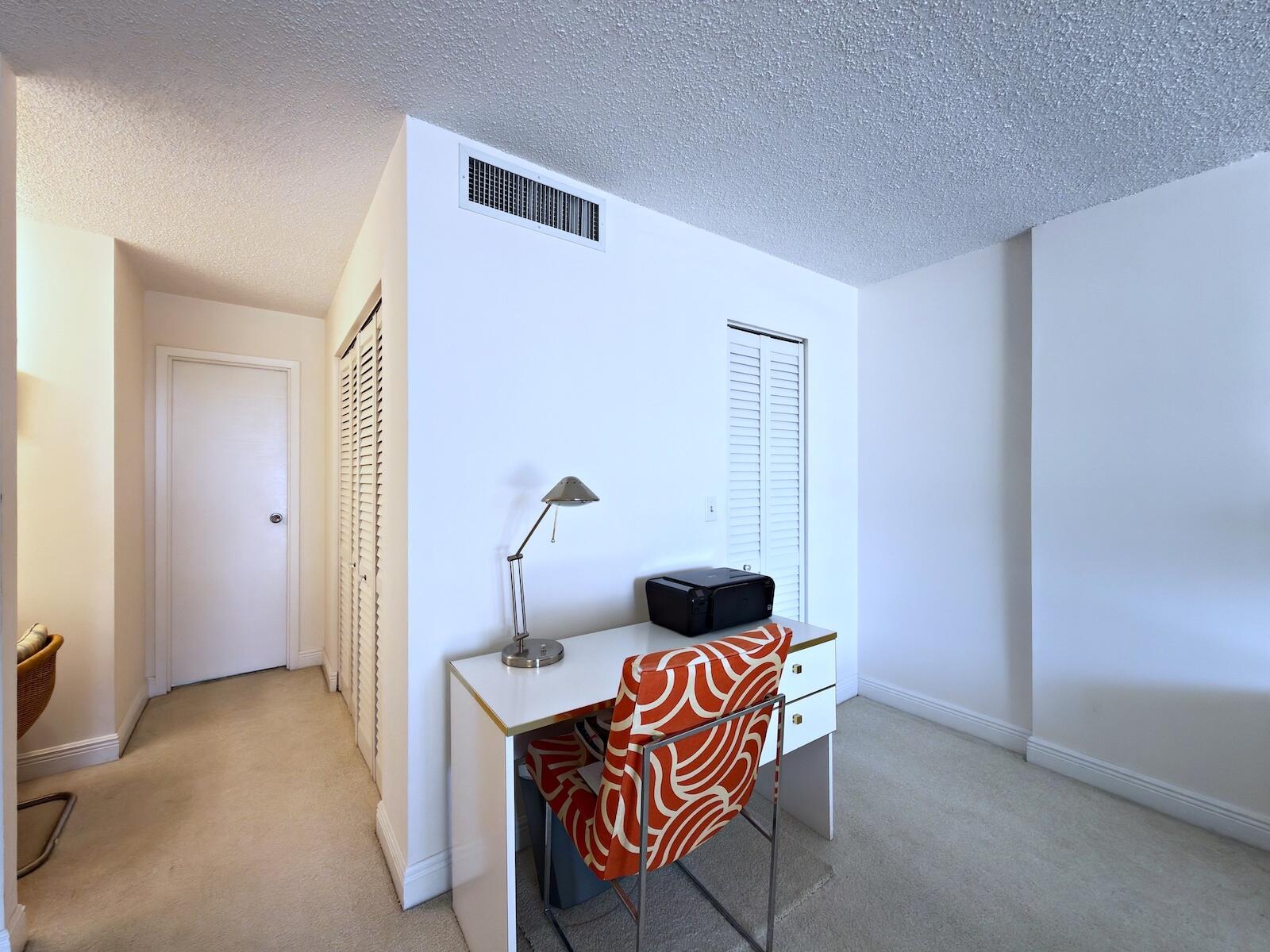 BARCLAY CONDO - Residential Lease