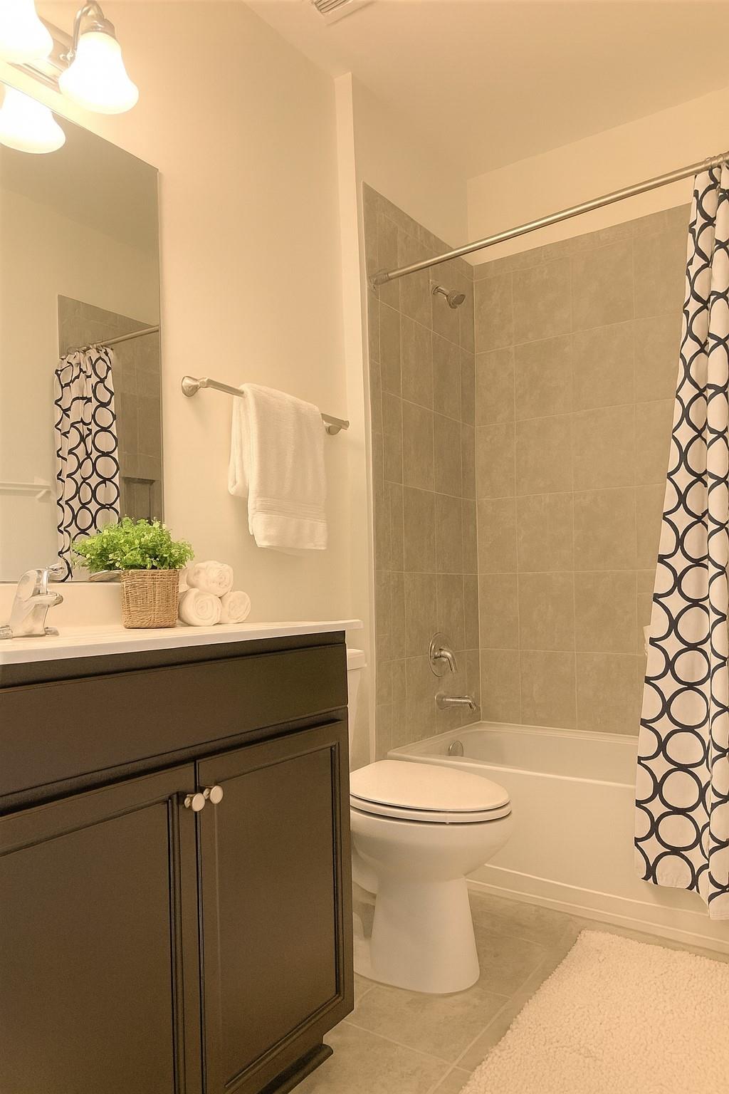 Simonton Court 176-49 B - Residential Lease