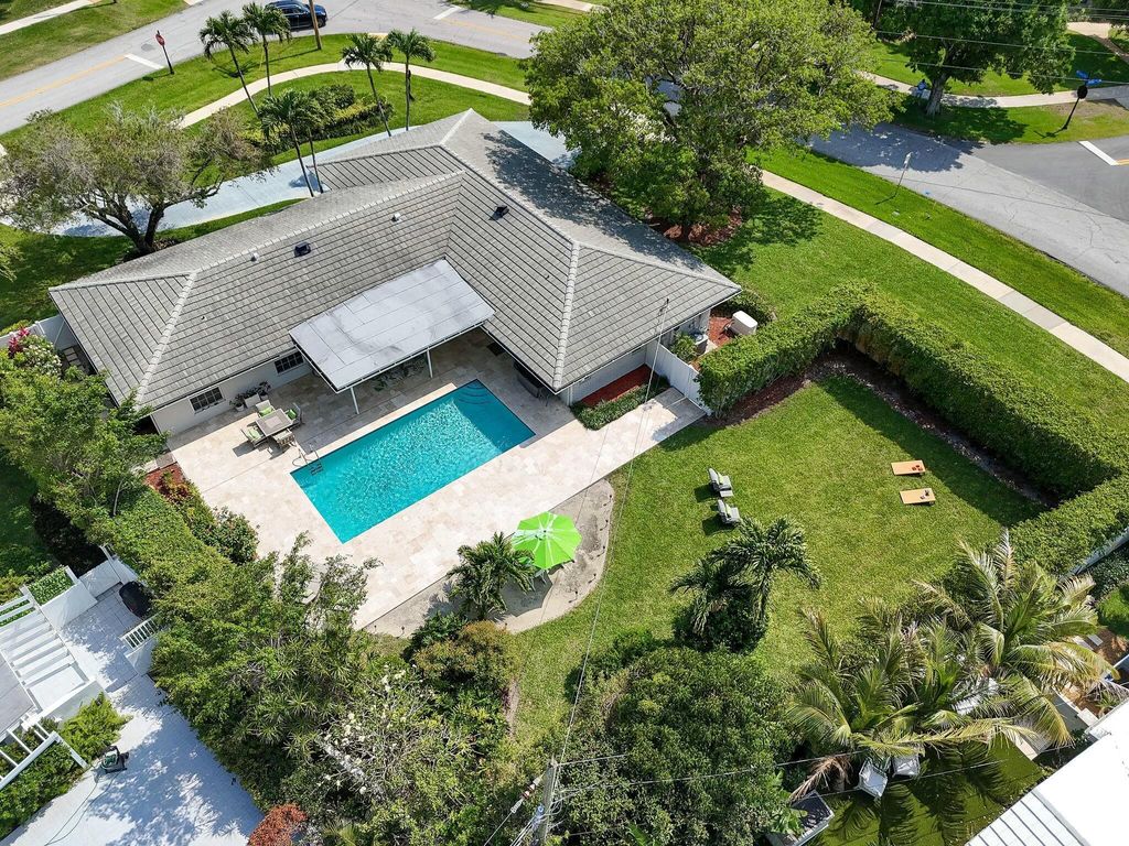 Photo of 801 N Anchorage Drive, North Palm Beach, FL 33408 (MLS # R11082515)