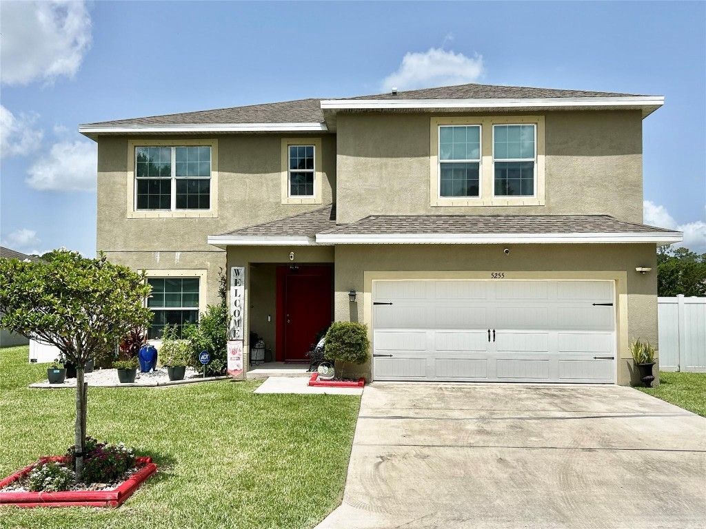 Photo of 5255 Oakland Lake Circle, Fort Pierce, FL 34951 (MLS # F10512142)