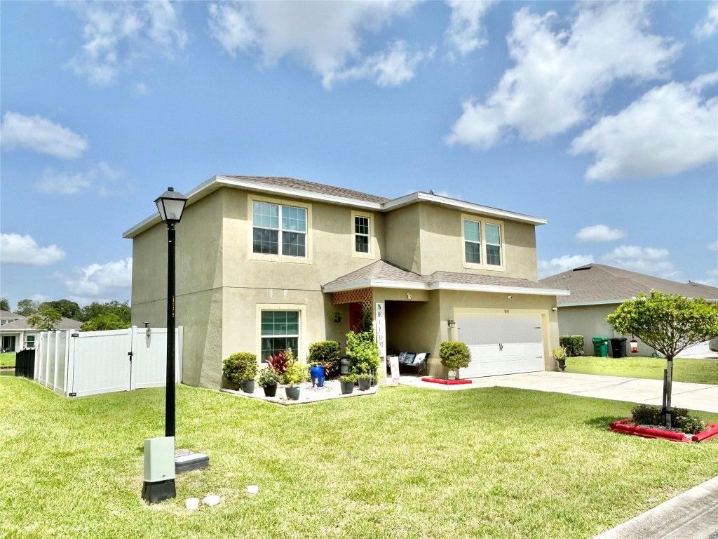 Photo of 5255 Oakland Lake Circle, Fort Pierce, FL 34951 (MLS # F10512142)