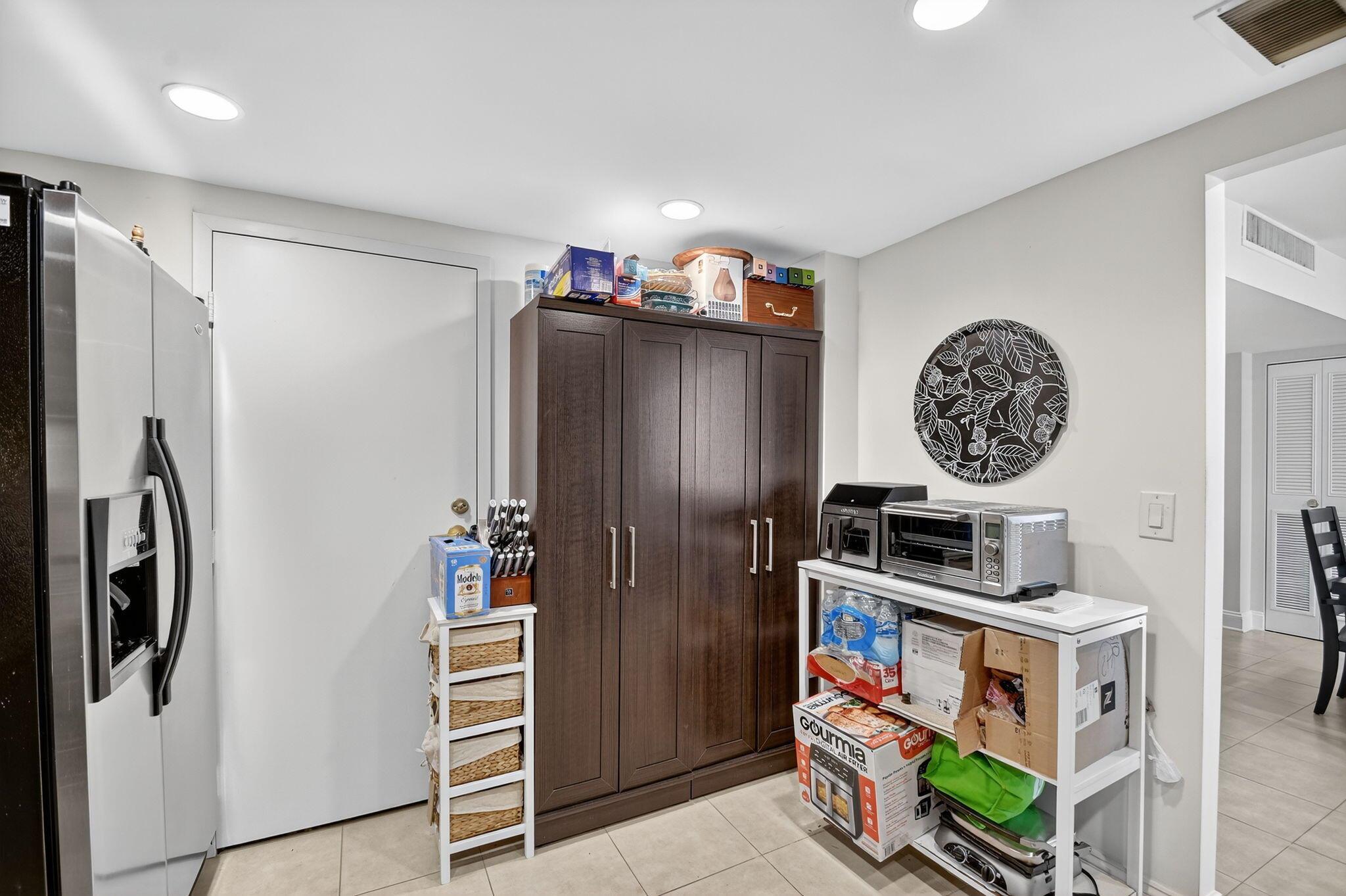 PATRICIAN OF PALM BEACH C - Residential Lease