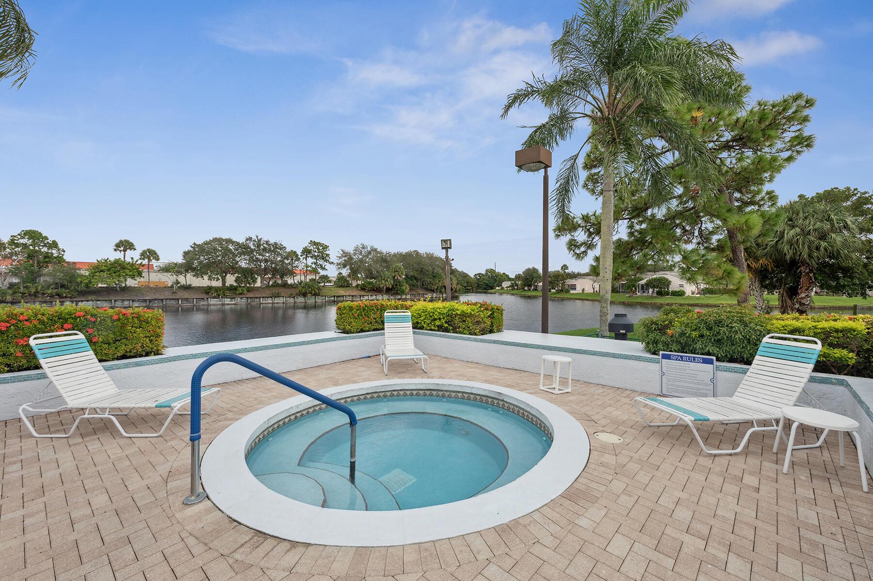 ISLAND OF RIVER BRIDGE - Residential