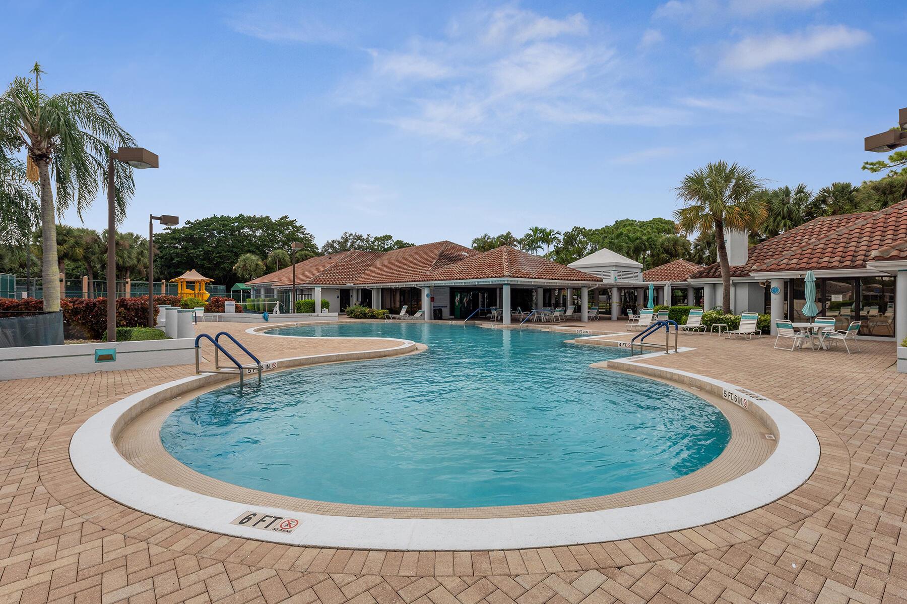 ISLAND OF RIVER BRIDGE - Residential