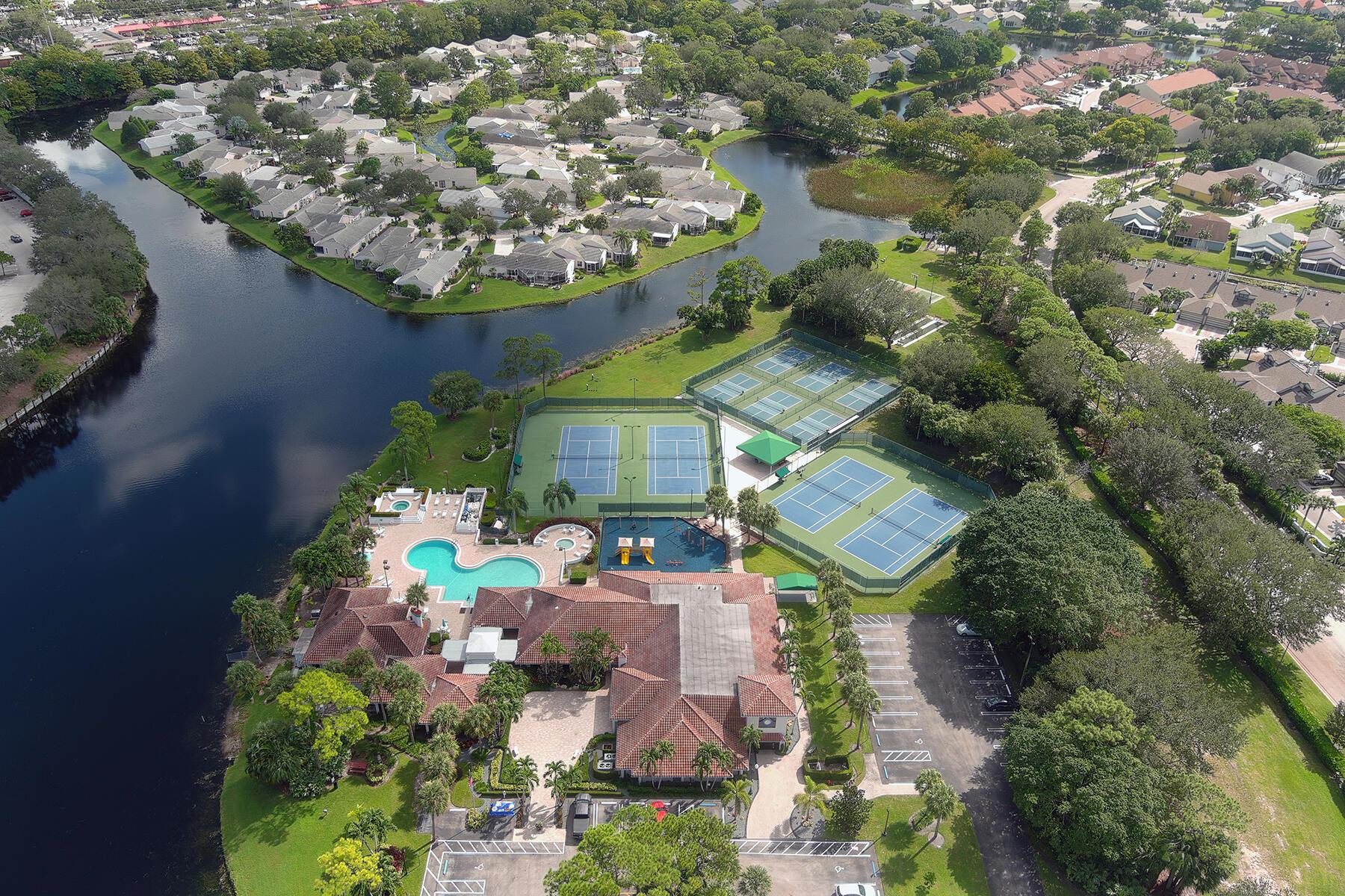ISLAND OF RIVER BRIDGE - Residential