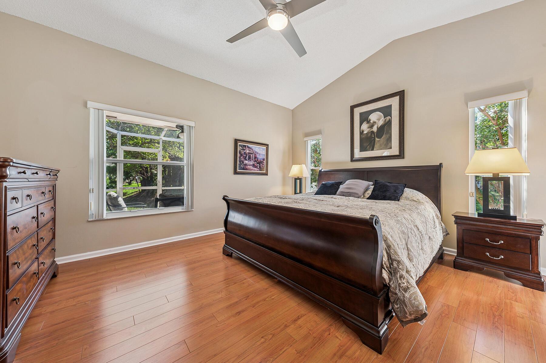 ISLAND OF RIVER BRIDGE - Residential