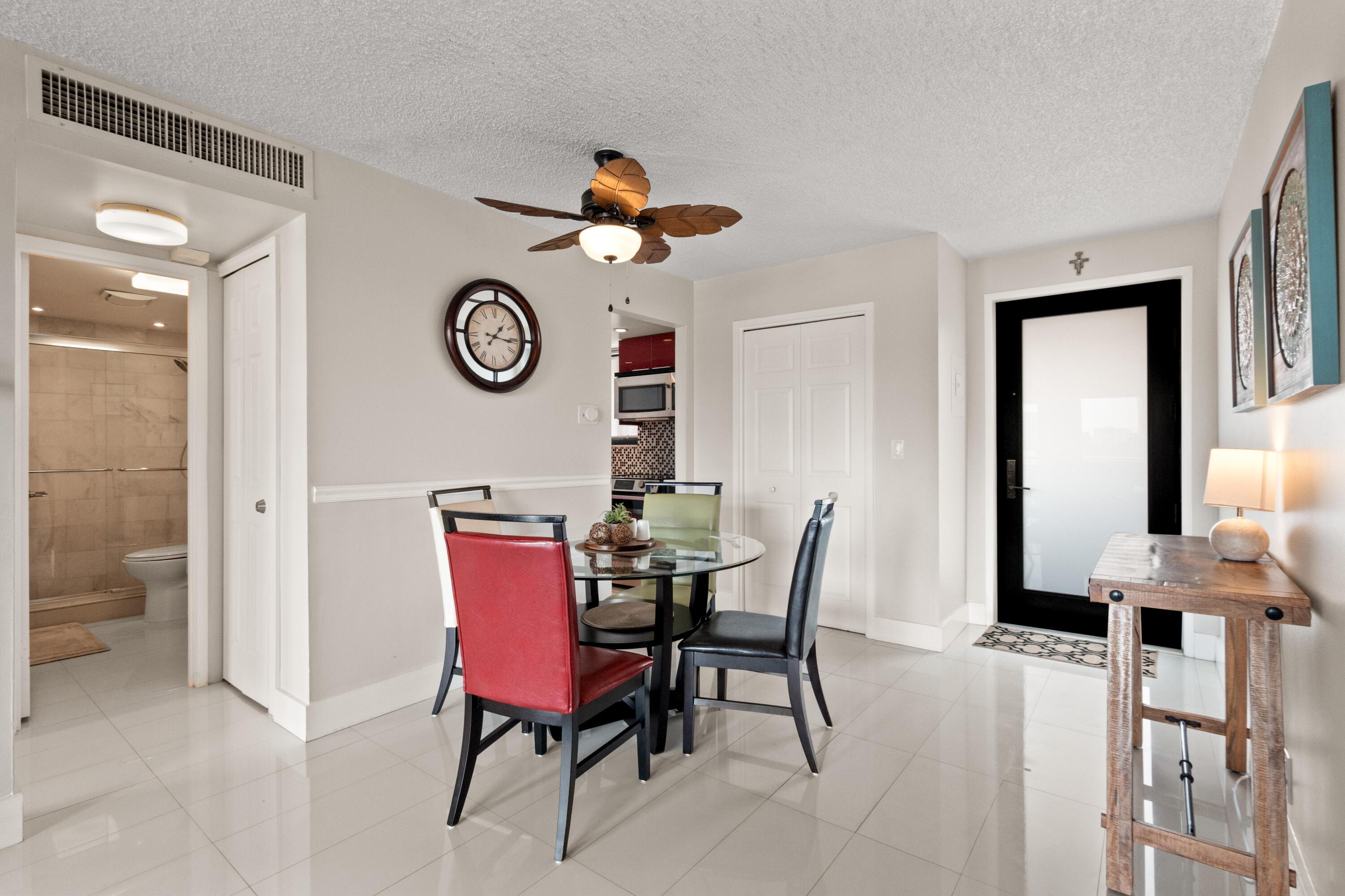 YACHT CLUB CONDO (THE) - Residential