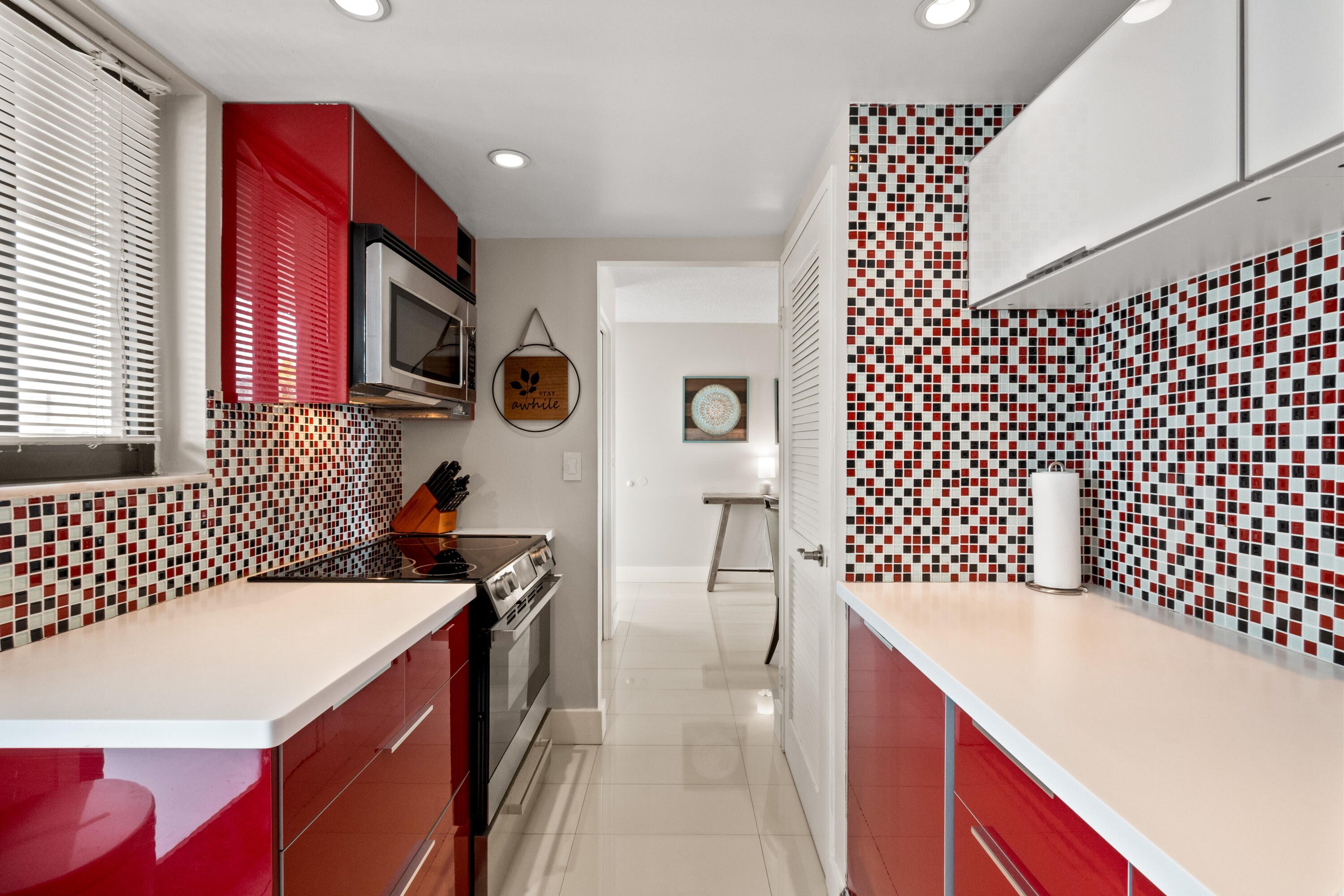 YACHT CLUB CONDO (THE) - Residential