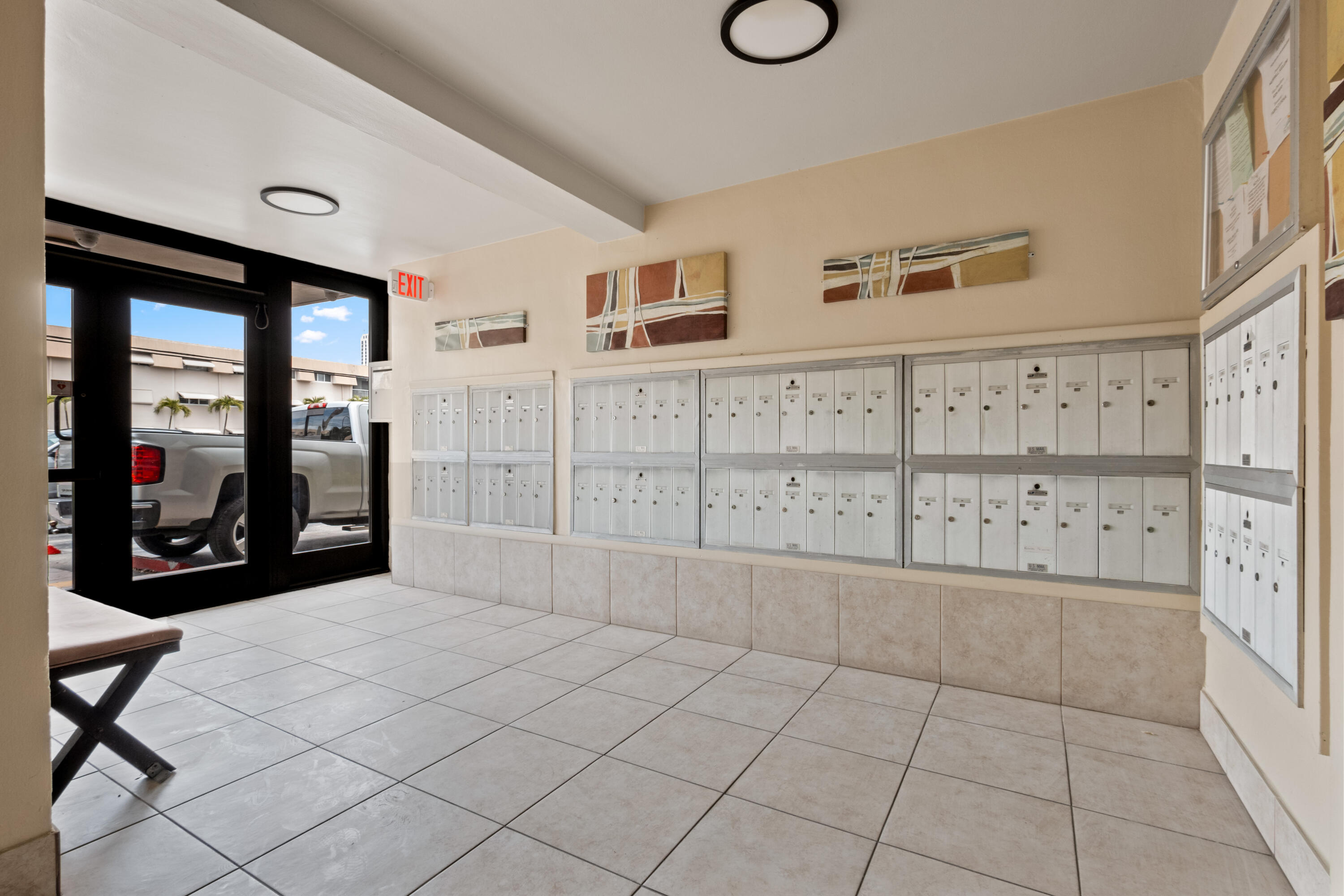 YACHT CLUB CONDO (THE) - Residential