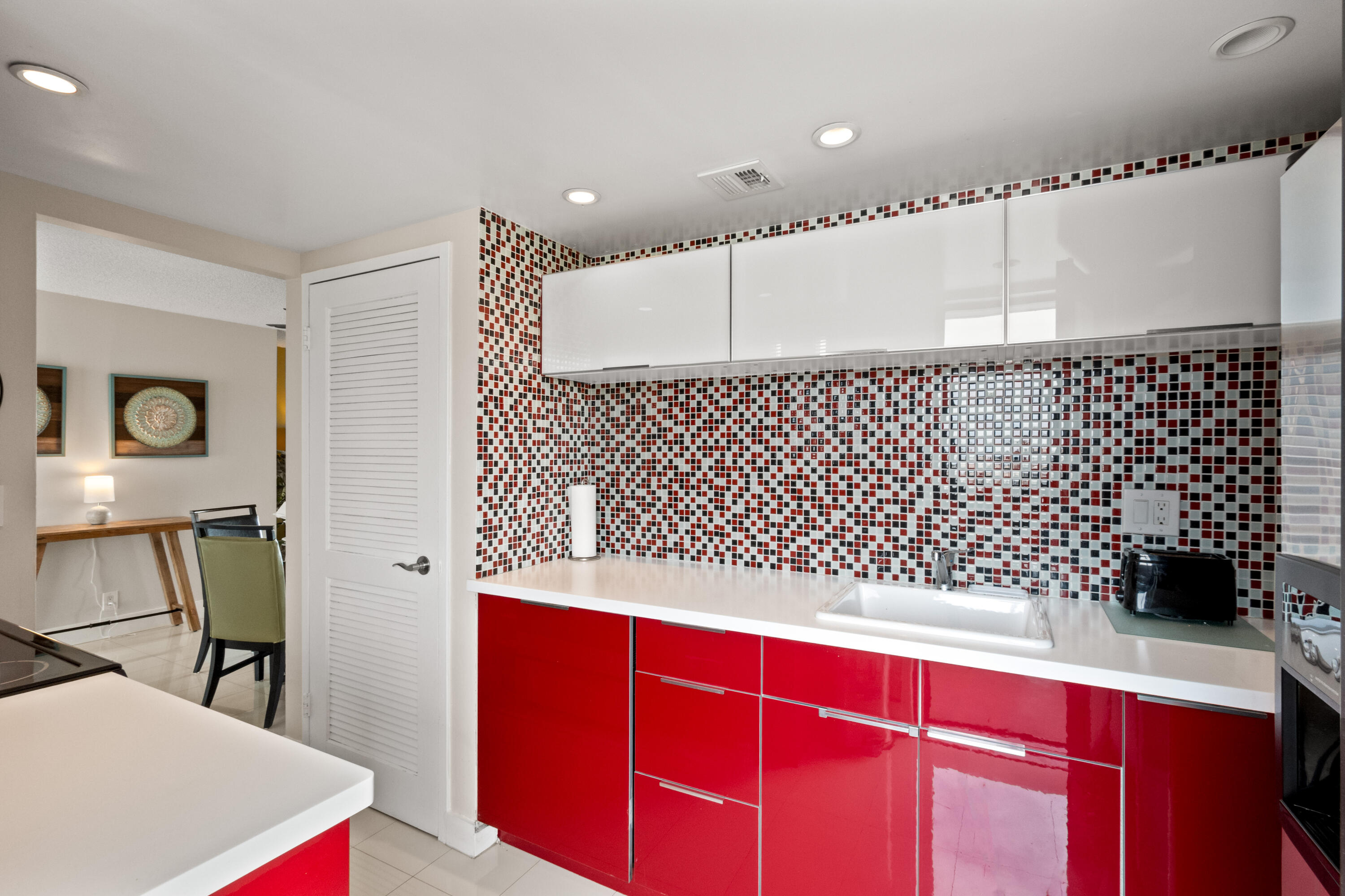 YACHT CLUB CONDO (THE) - Residential