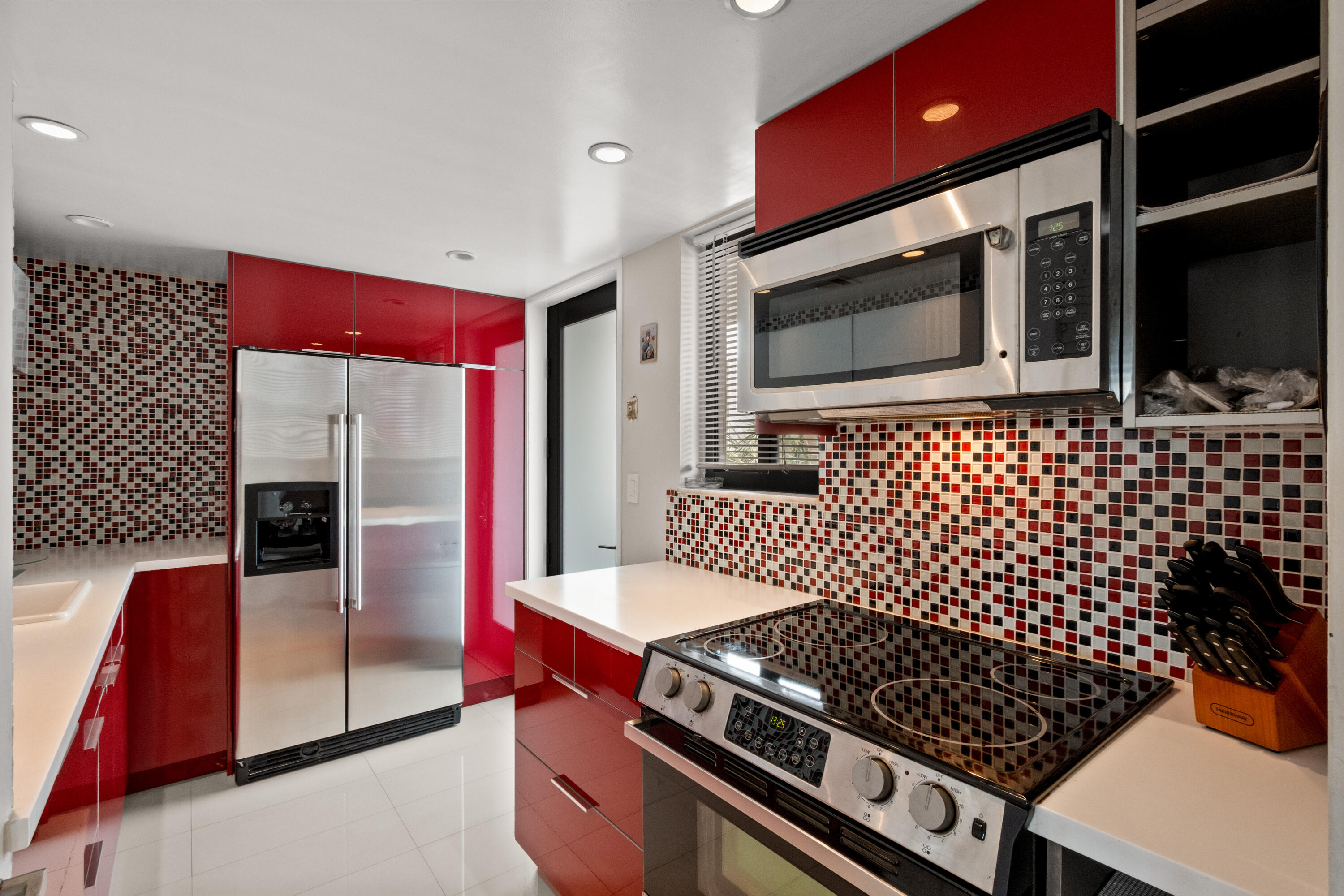 YACHT CLUB CONDO (THE) - Residential