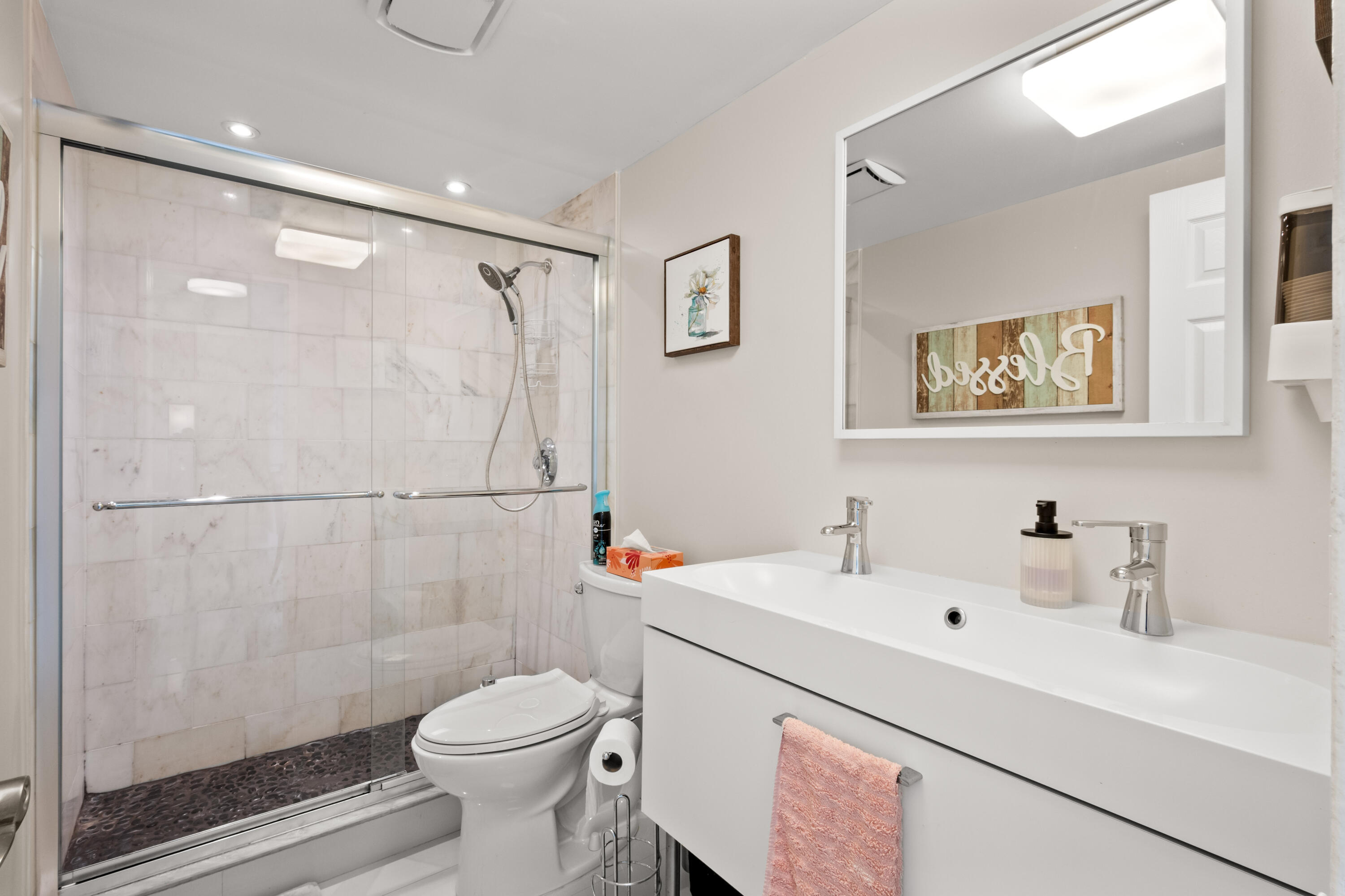 YACHT CLUB CONDO (THE) - Residential