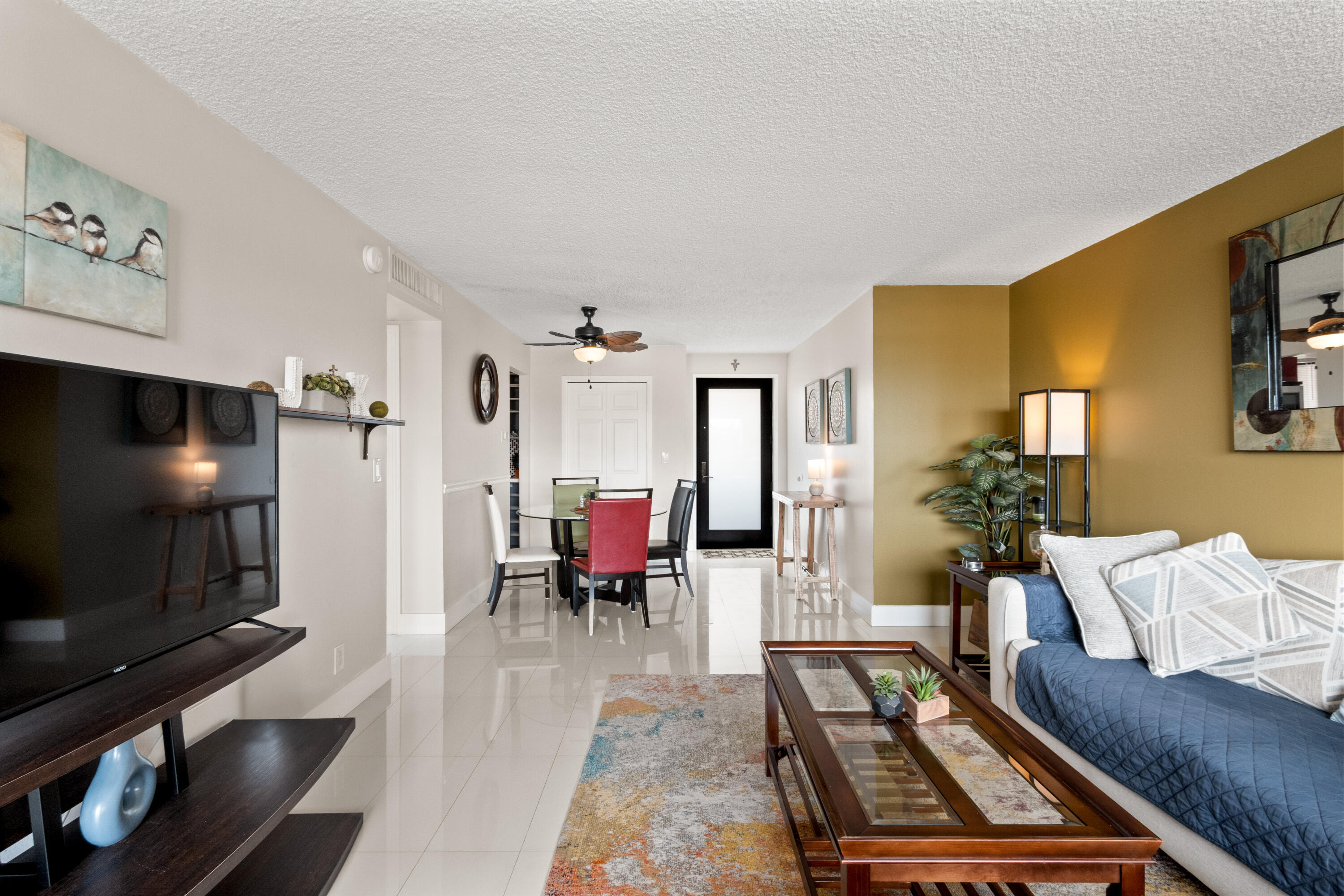 YACHT CLUB CONDO (THE) - Residential