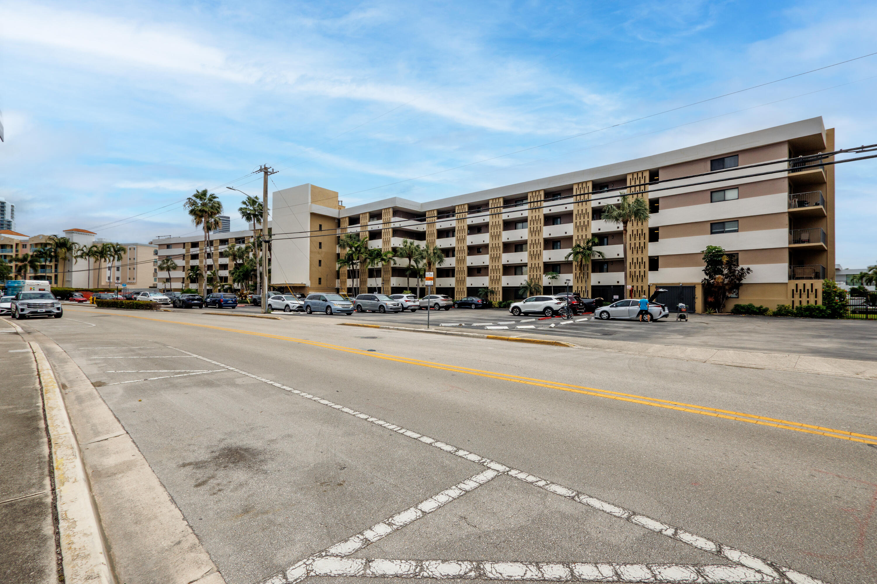YACHT CLUB CONDO (THE) - Residential