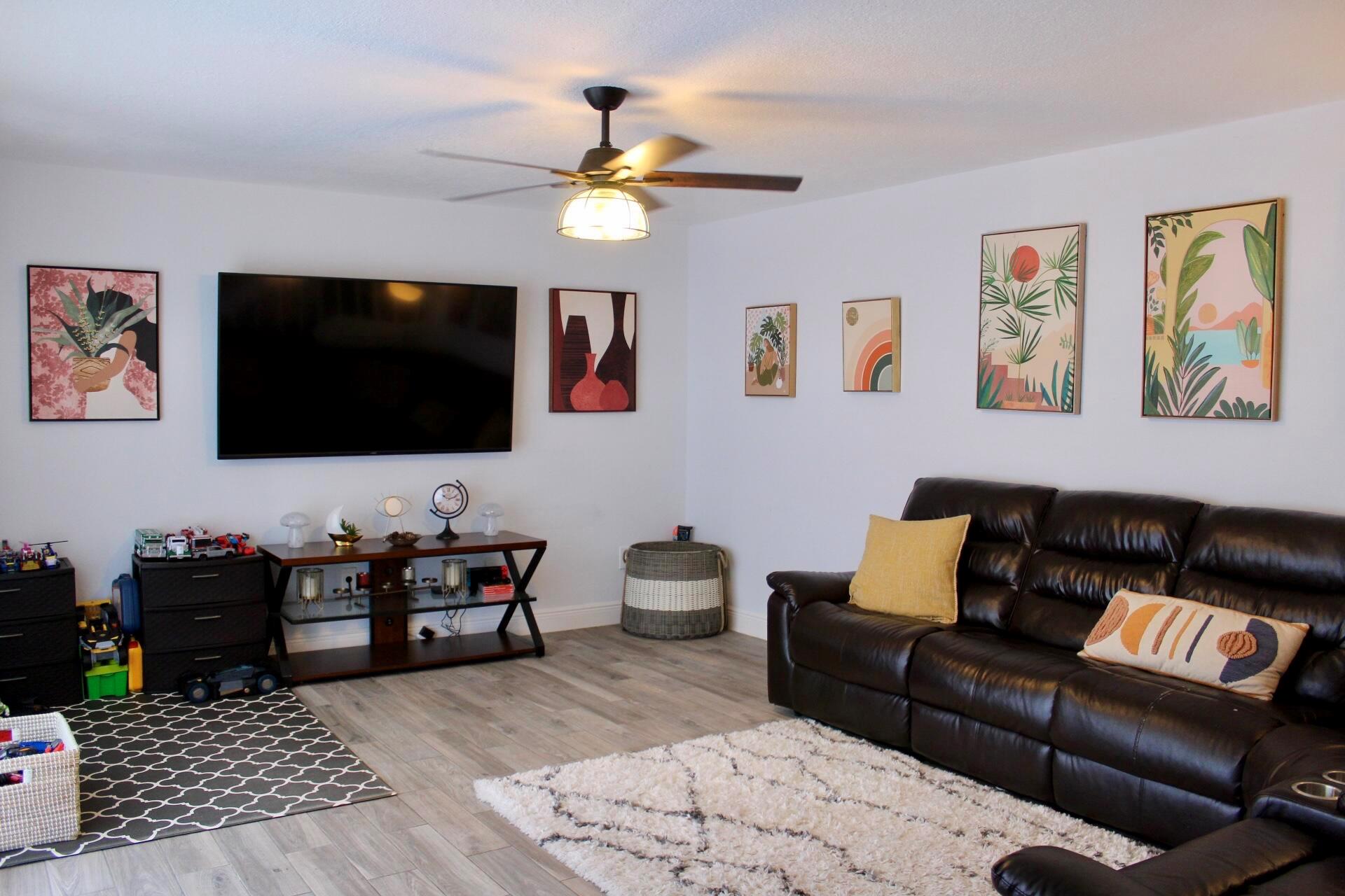 825 Center Street 32a