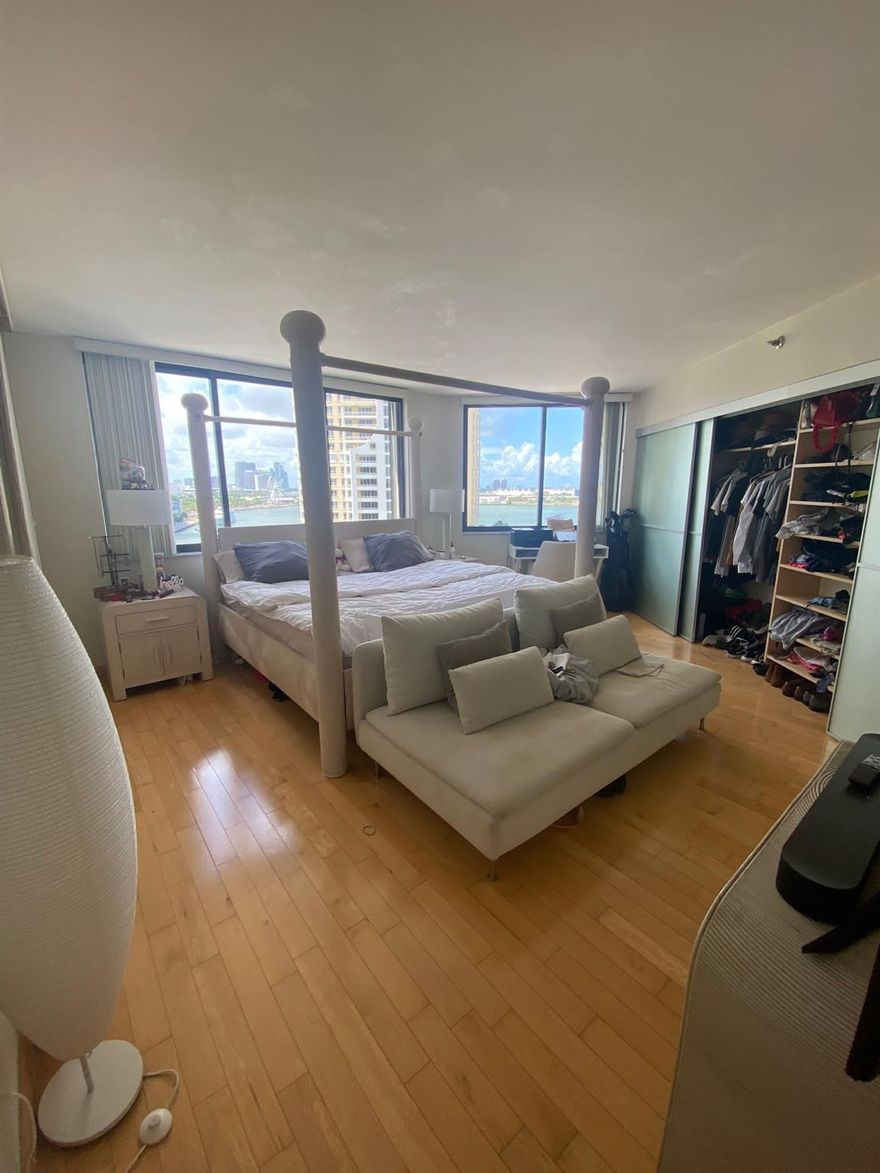 BEAUTIFULL FURNISHED APARTMENT - AMAZING WWATER VIEWS - COMPLETELLY REMODELED - LARGE BALCONY - WOOD FLOORS - NEW BATHROOM AND KITCHEN -----    PLEASE CALL LIST AGENT ALT PHONE FOR MORE INFO AND SHOWING INSTRUCTIONS .