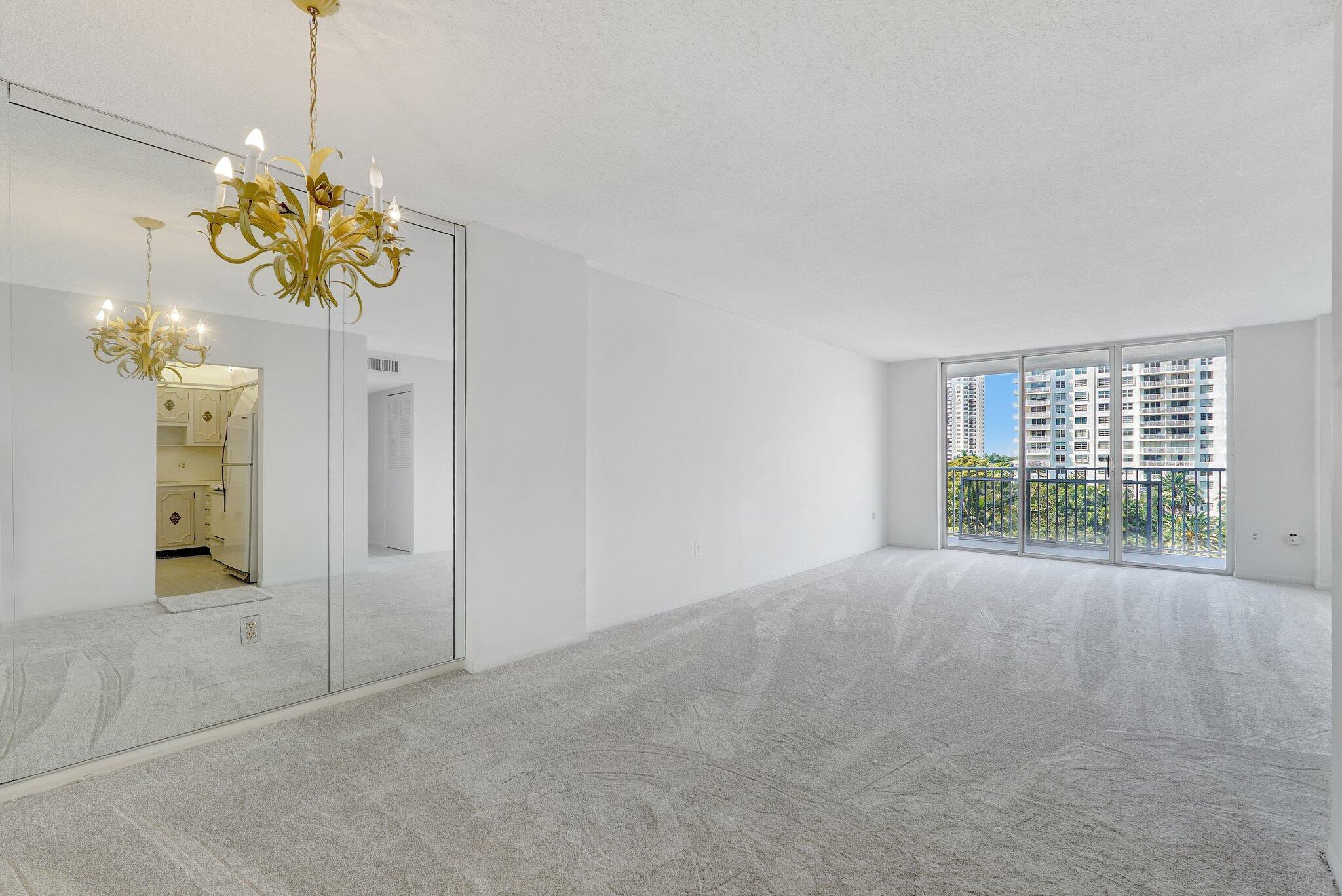 2851 NE 183rd Street 512e