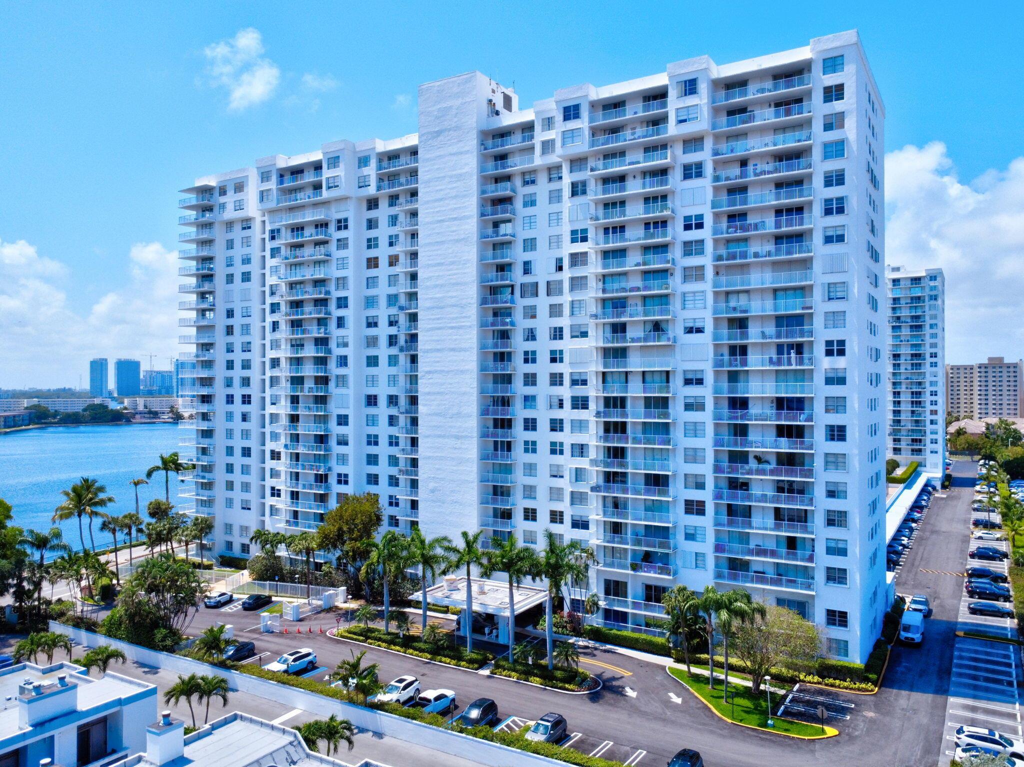 View photos, virtual tours, details... 2851 NE 183rd Street 512e