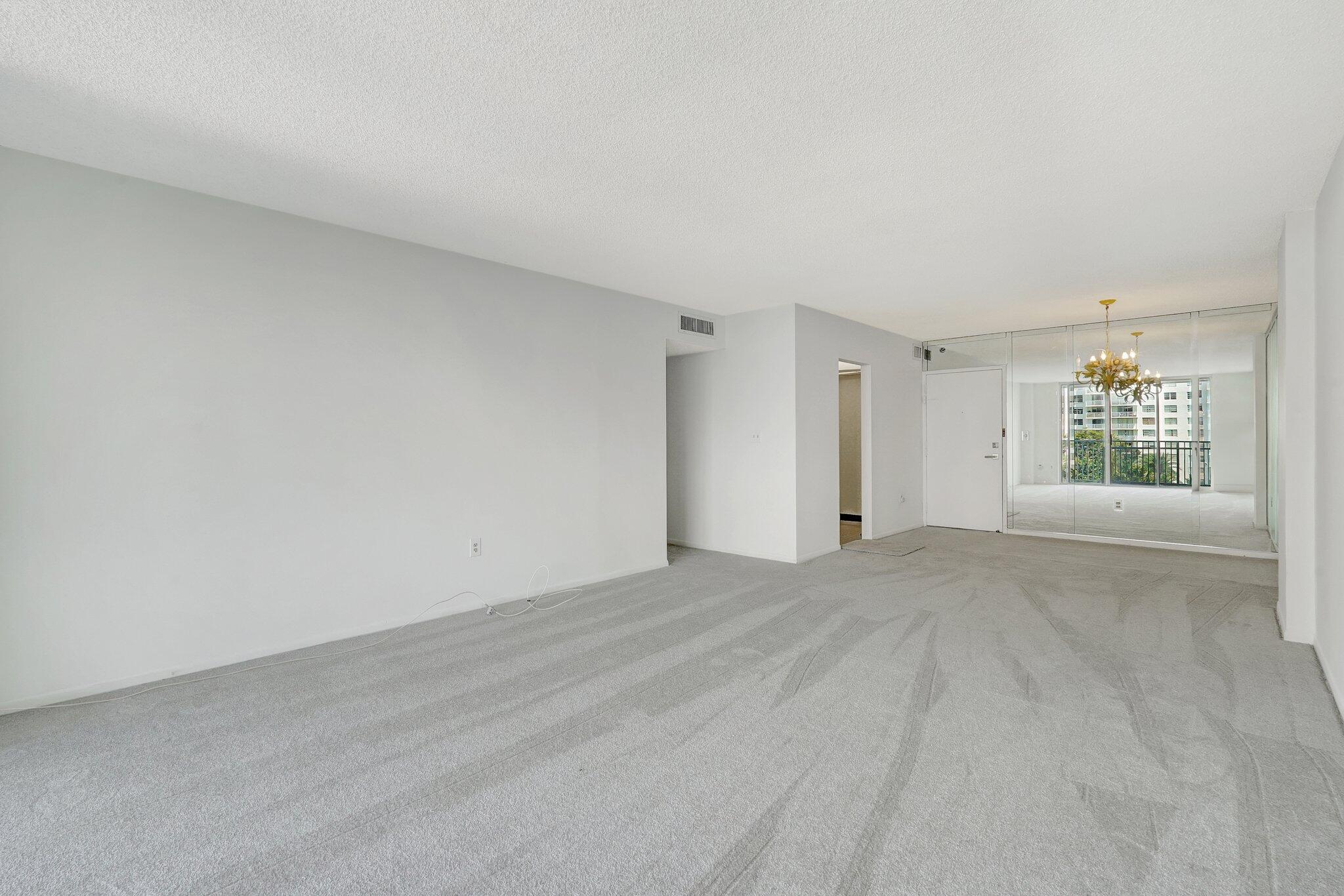 2851 NE 183rd Street 512e